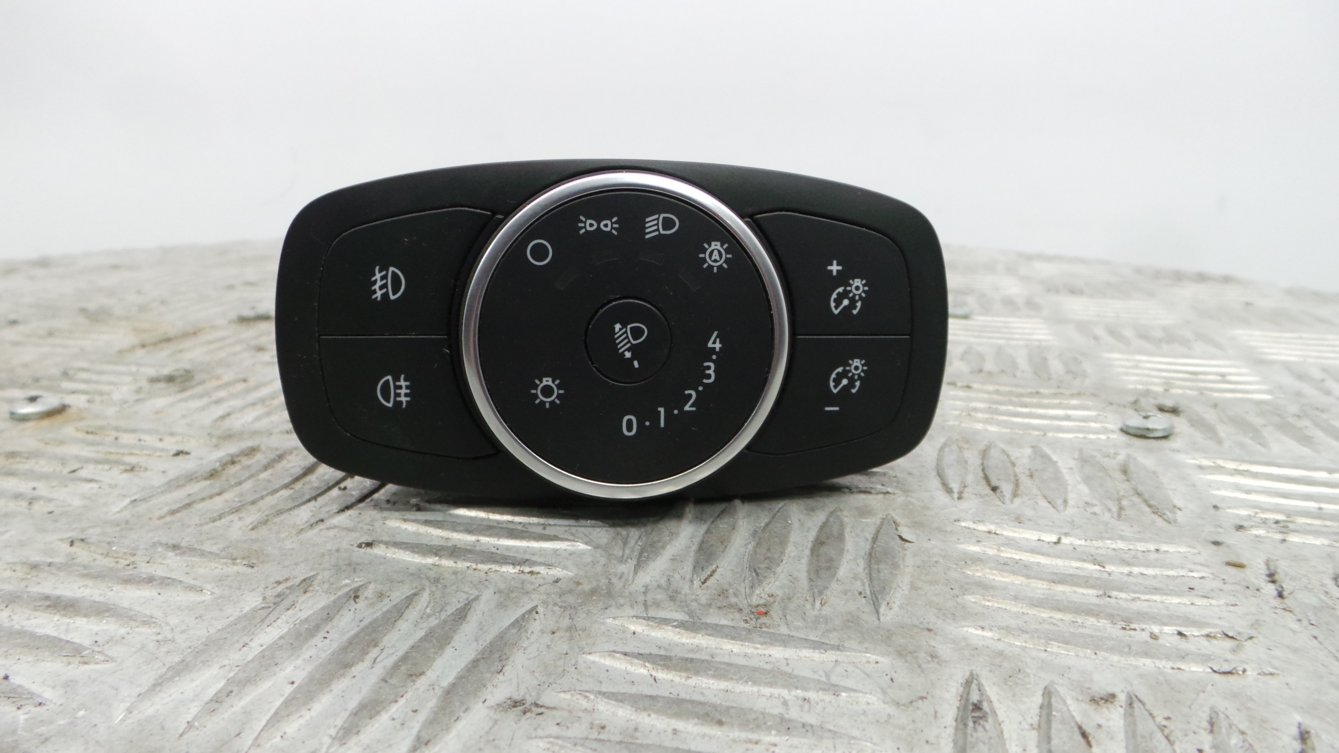 Comando das luzes H1BT-13D061-AE - FORD FIESTA VII (HJ, HF)-33641243 Comando das luzes H1BT-13D061-AE - FORD FIESTA VII (HJ, HF)-33641243