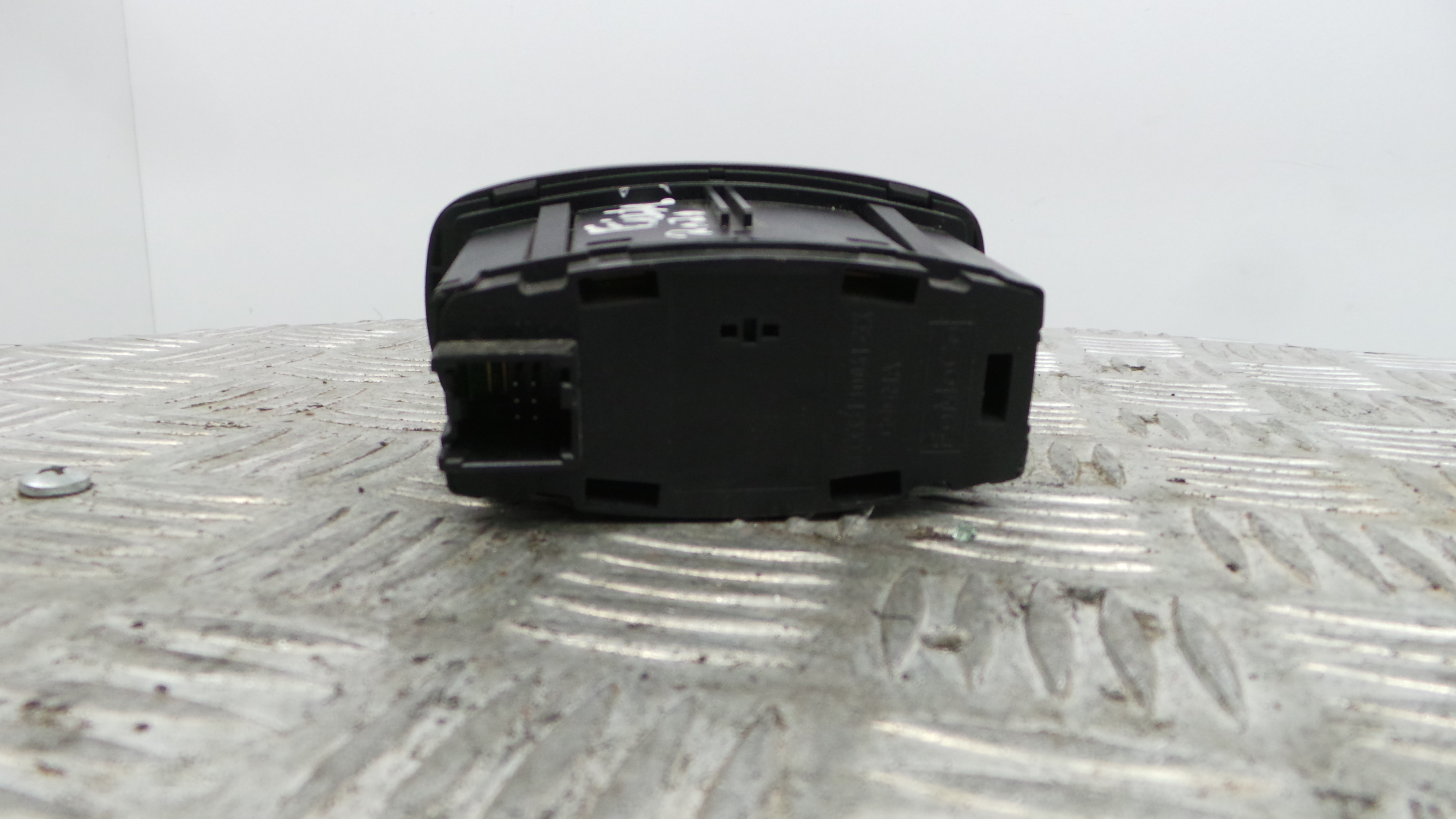 Comando das luzes  H1BT-13D061-AE - FORD FIESTA VII (HJ, HF)-33641243