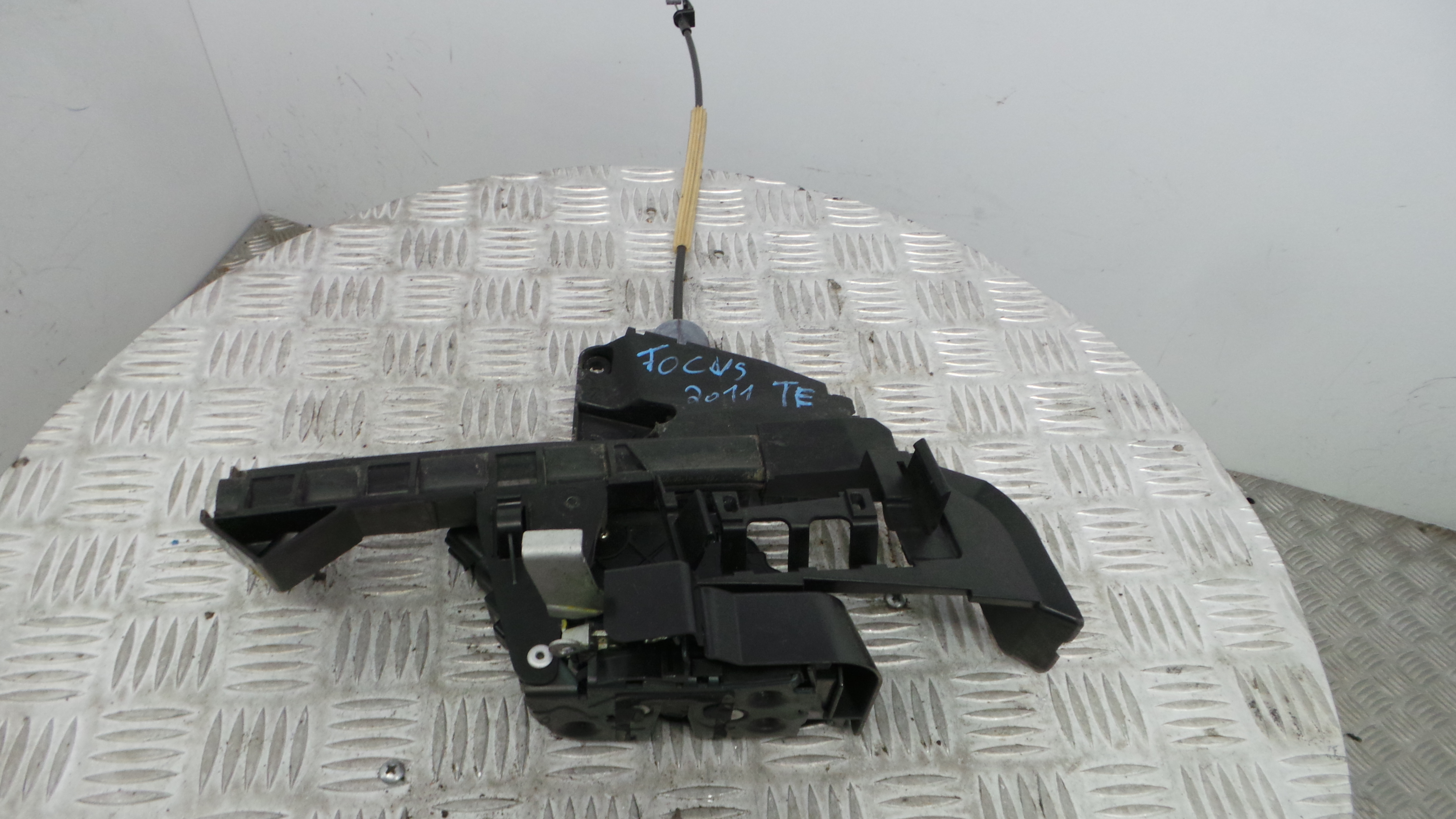 Fecho da Porta Trás Esq 4M5A-A26413-BE - FORD FOCUS II (DA_, HCP, DP)-33641768