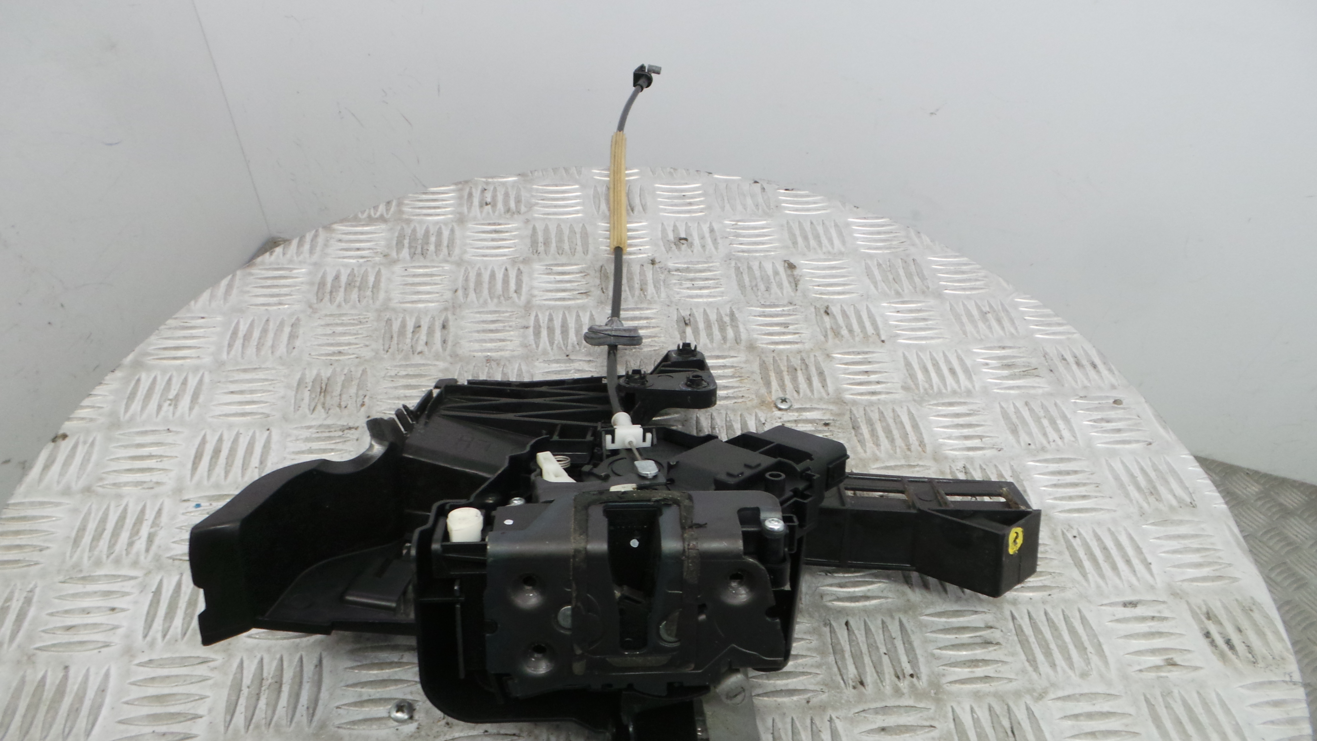 Fecho da Porta Trás Esq 4M5A-A26413-BE - FORD FOCUS II (DA_, HCP, DP)-33641768