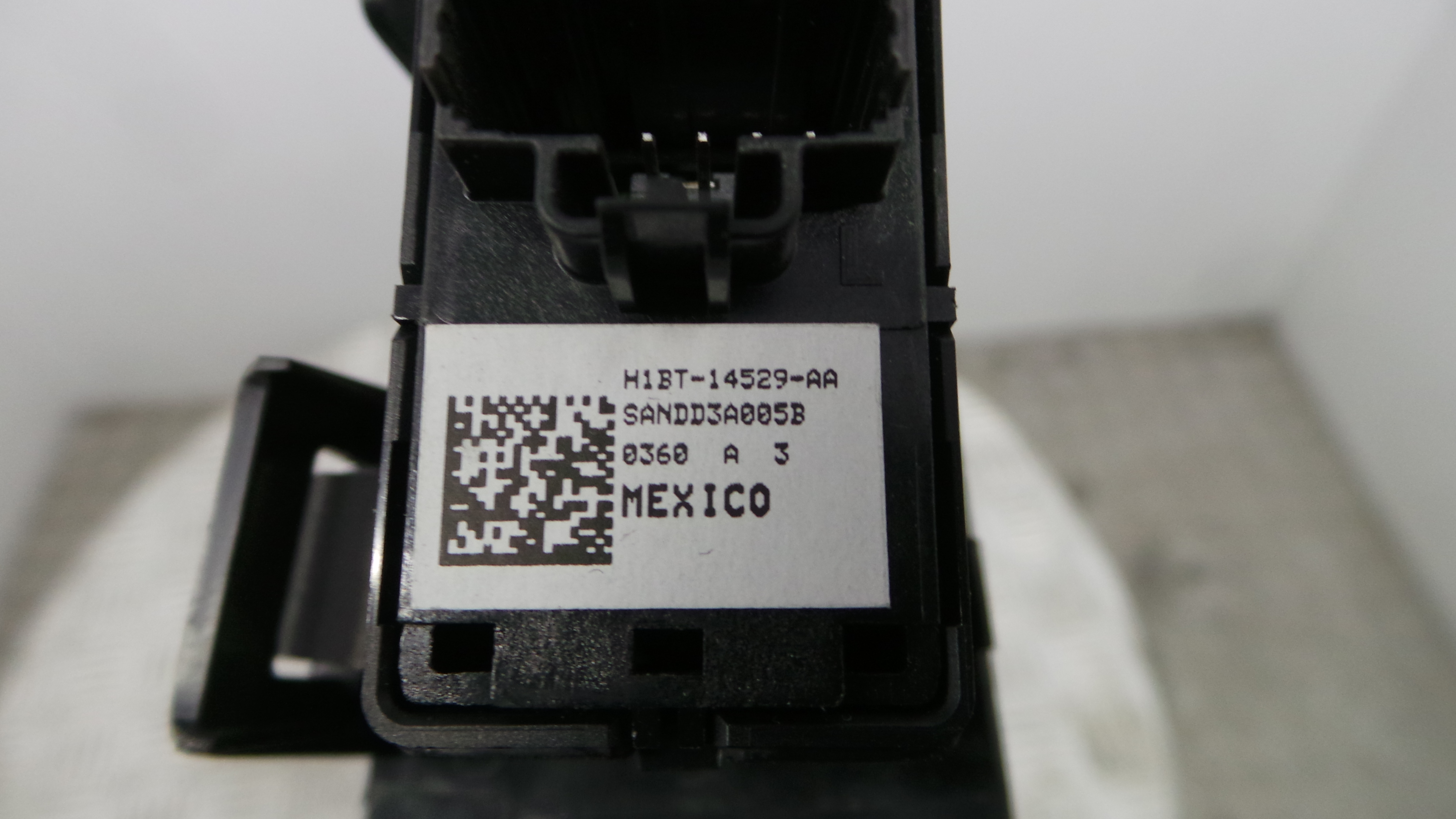 Interruptor / Comando Elevador Vidro Trás Esq H1BT-14529-AA - FORD FIESTA VII (HJ, HF)-33641792