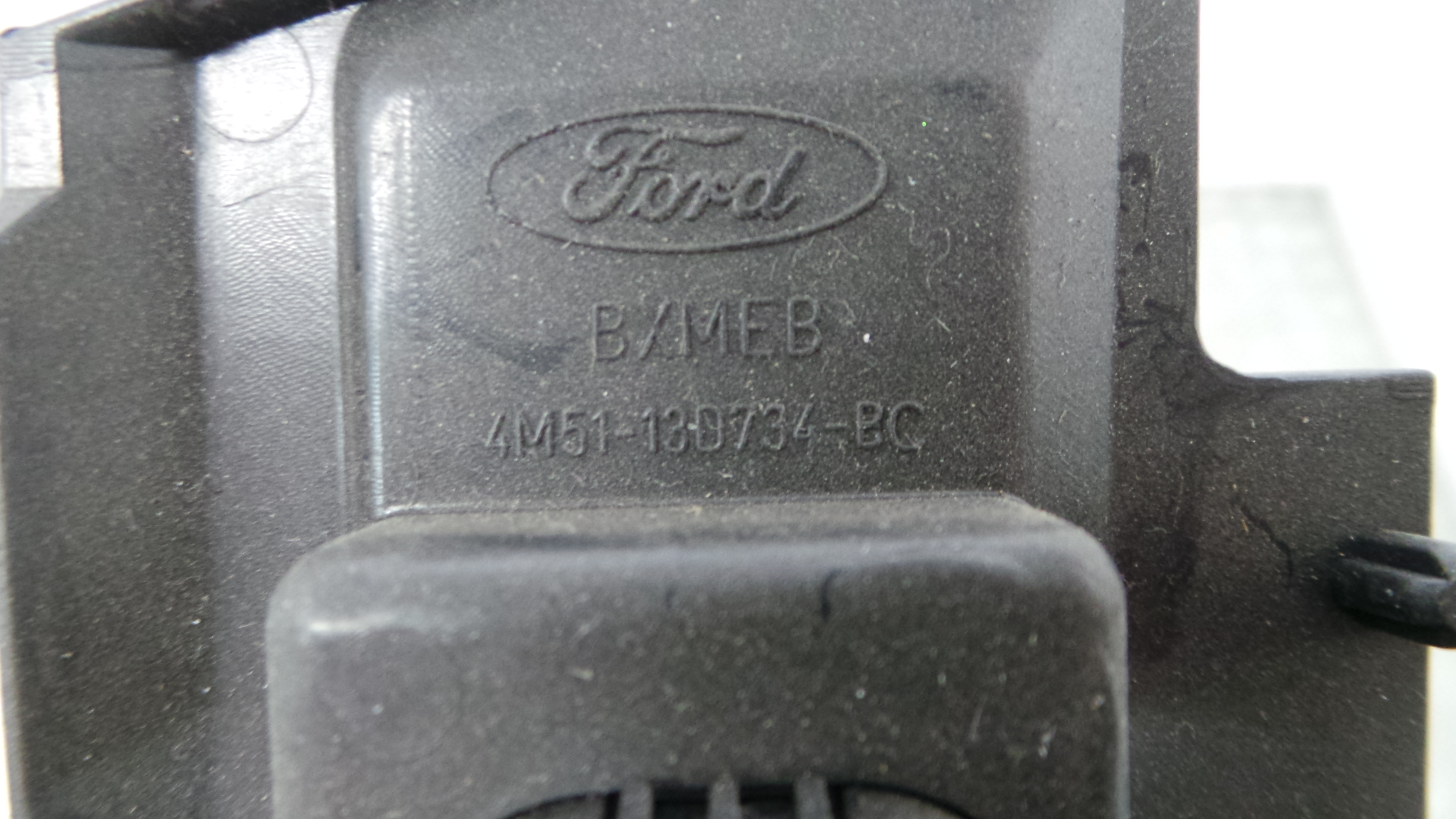 Botões da Consola  4M51-13D734-BC - FORD FOCUS II (DA_, HCP, DP)-33641818