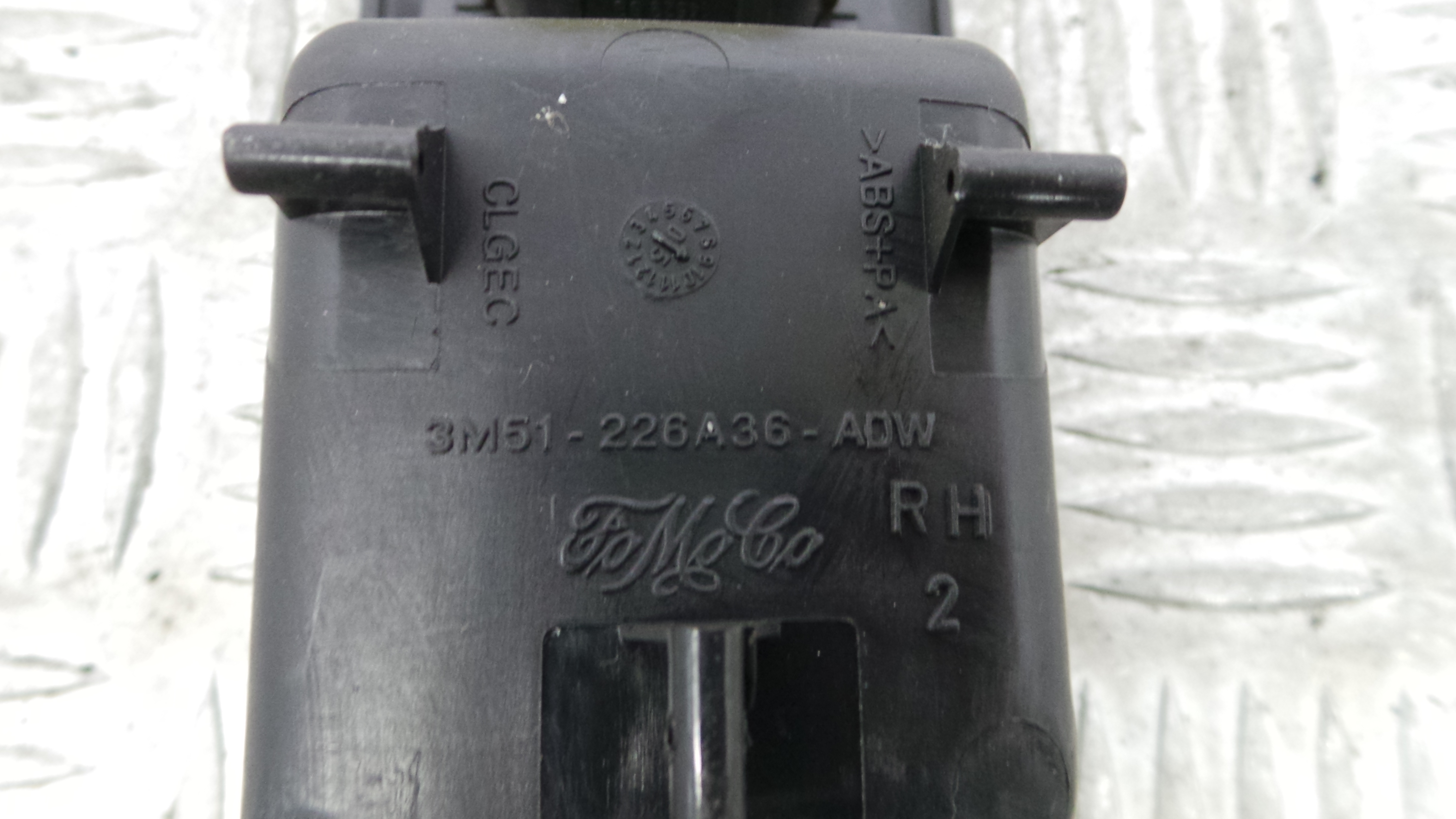 Interruptor / Comando Elevador Vidro Frente Dto 3M51-226A36-ADW - FORD FOCUS II (DA_, HCP, DP)-33641836