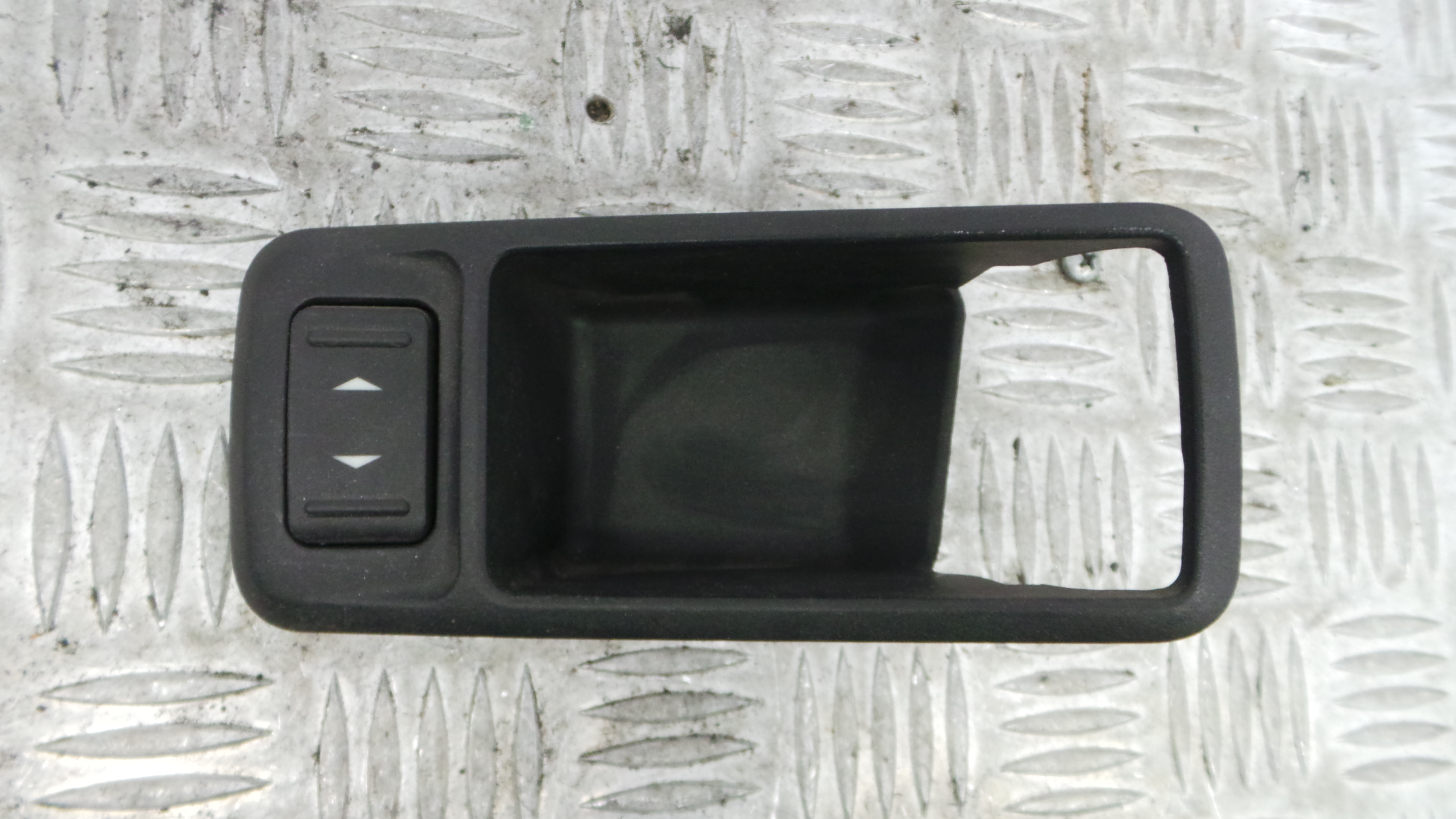 Interruptor / Comando Elevador Vidro Trás Dto 3M51-226A36-AEW - FORD FOCUS II (DA_, HCP, DP)-33641839