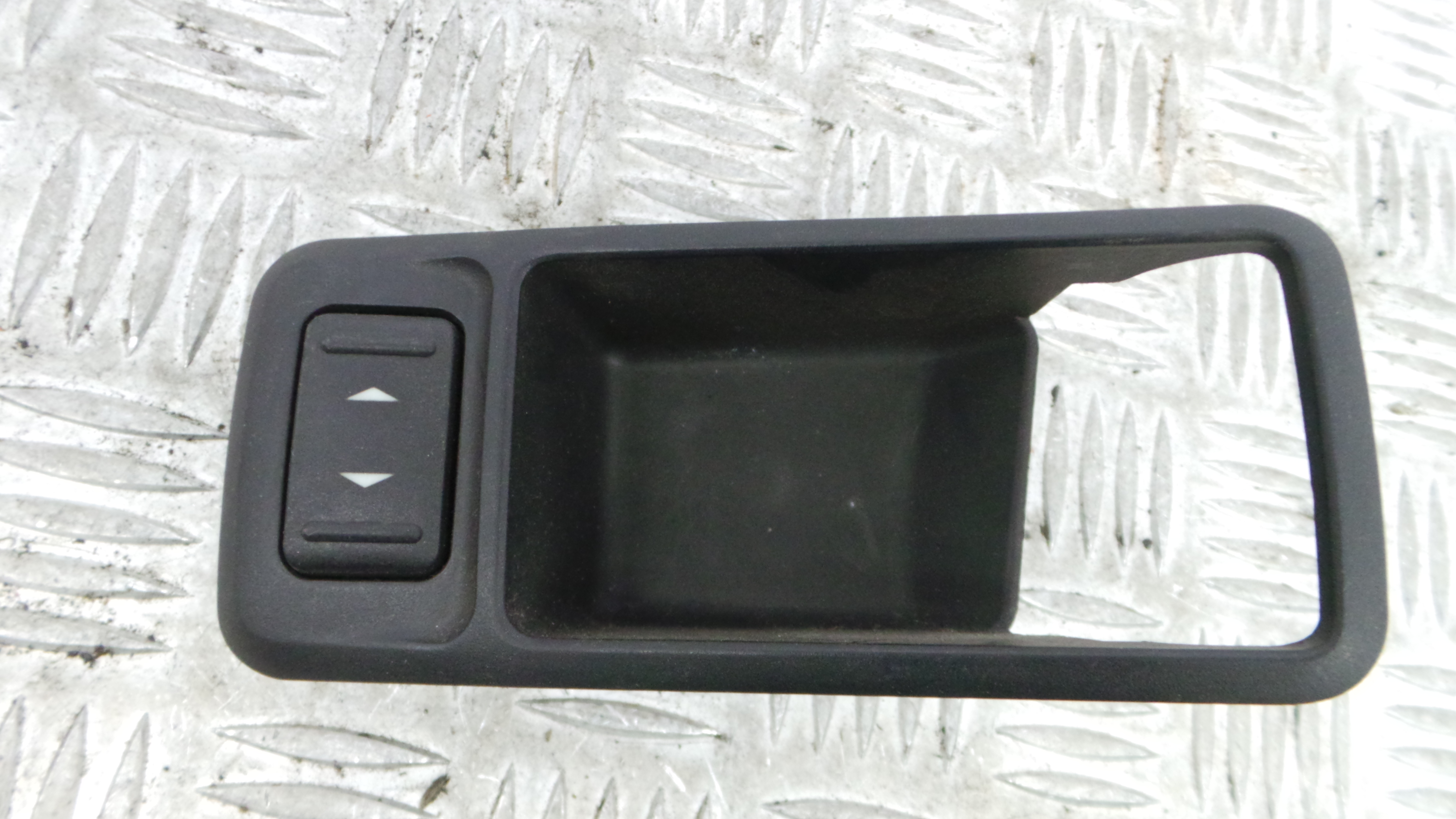 Interruptor / Comando Elevador Vidro Frente Dto  3M51-226A36-ADW - FORD FOCUS II (DA_, HCP, DP)-33641845