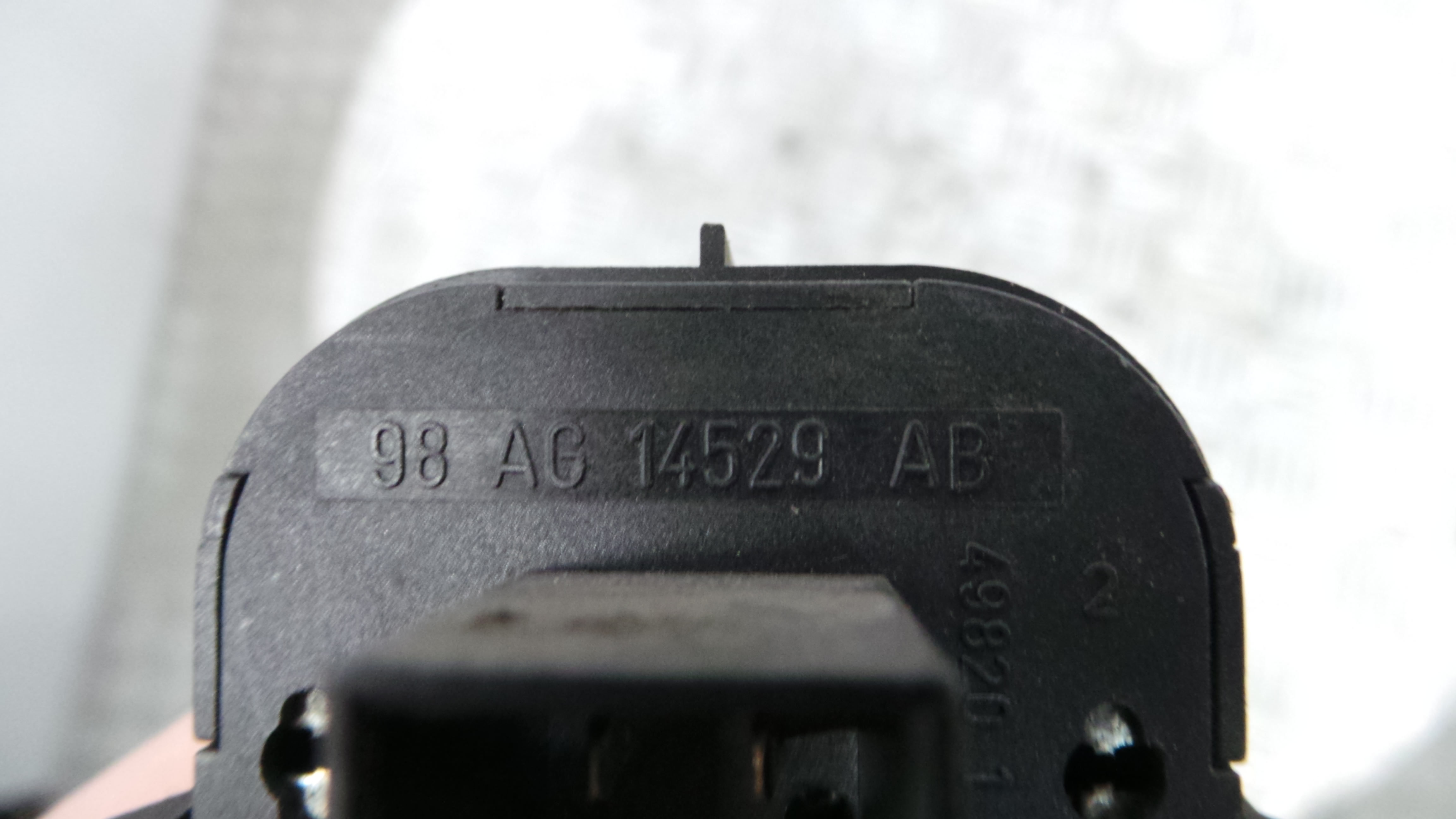 Interruptor / Comando Elevador Vidro Frente Esq 98AG-14529-AB - FORD FOCUS I (DAW, DBW)-33641886