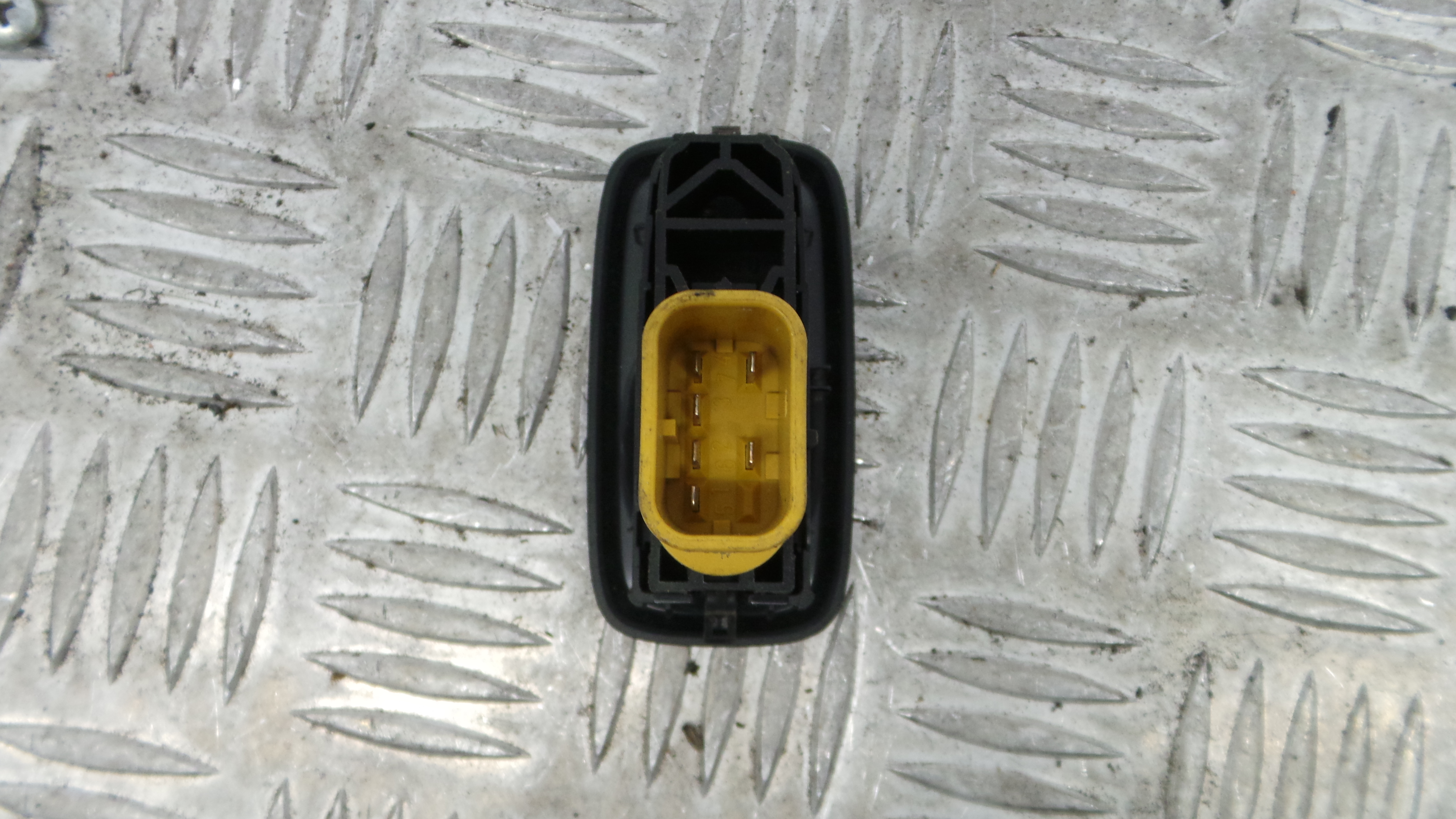 Interruptor / Comando Elevador Vidro Trás Dto 8A6T-14529-AB - FORD FIESTA VI (CB1, CCN)-33641904