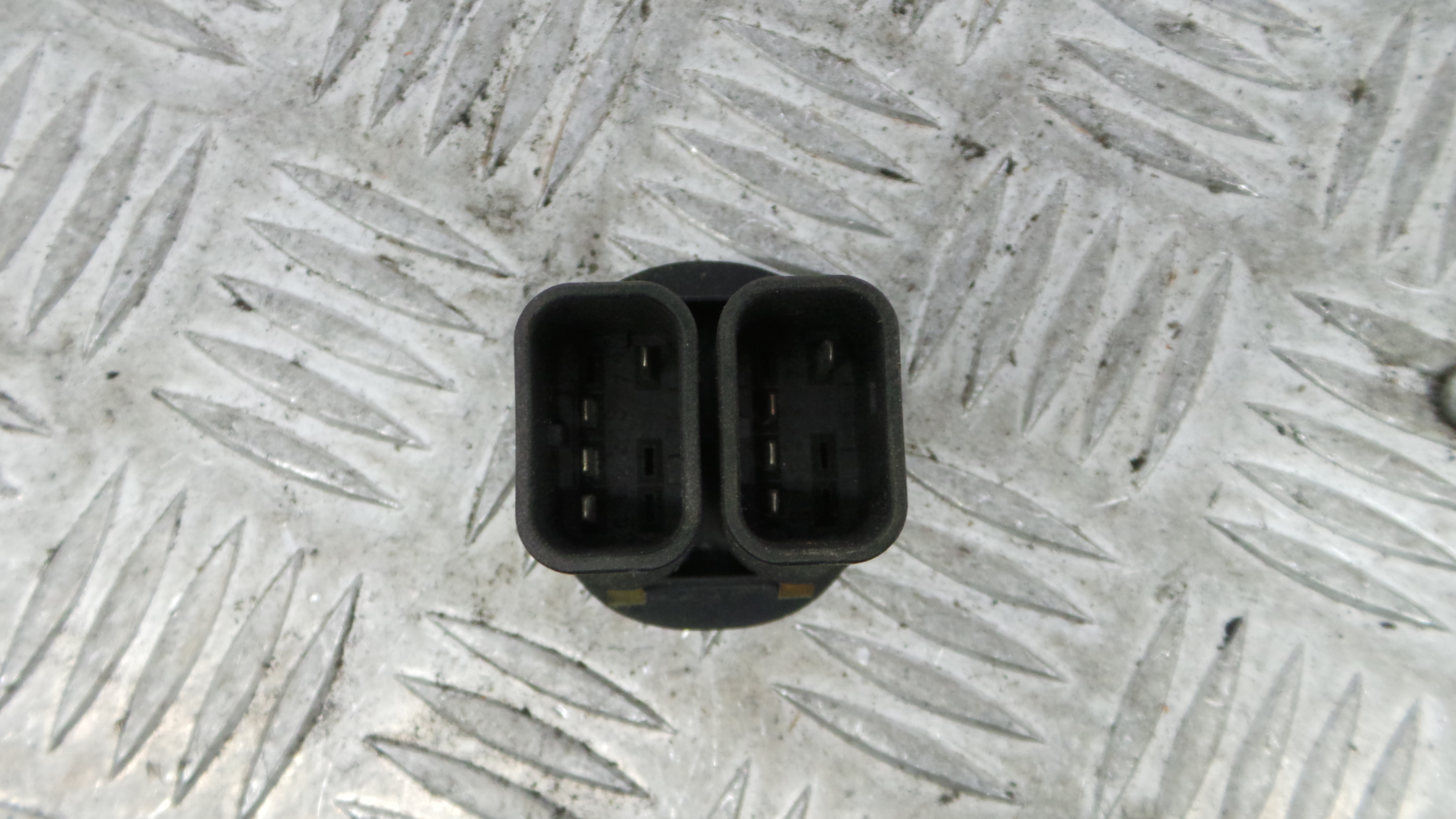 Interruptor / Comando Elevador Vidro Frente Esq  96FG-14529-BC - FORD FIESTA IV (JA_, JB_), FIESTA M-33641919