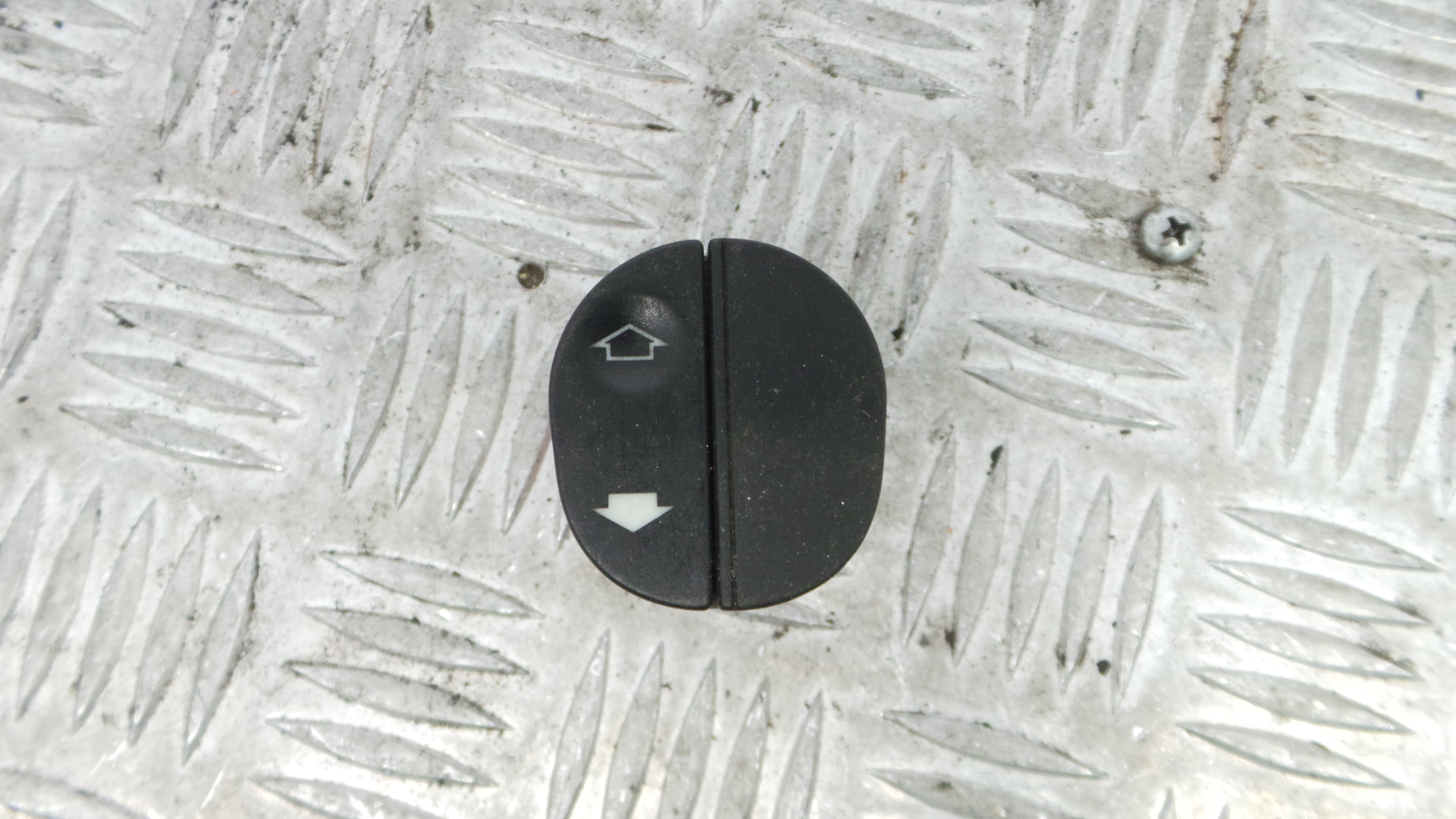 Interruptor / Comando Elevador Vidro Frente Dto  96FG-14529-AD - FORD FIESTA V (JH_, JD_)-33641922