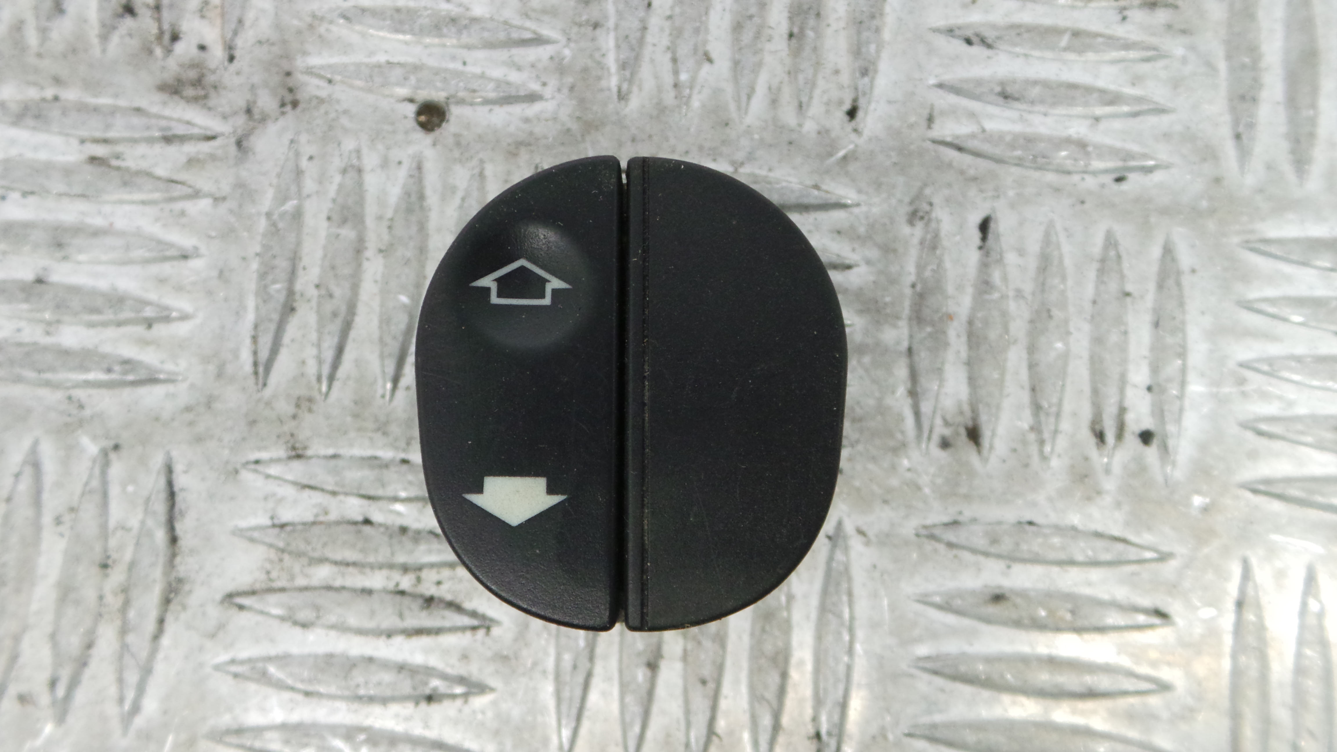 Interruptor / Comando Elevador Vidro Frente Dto  96FG-14529-AC - FORD FIESTA V (JH_, JD_)-33641931