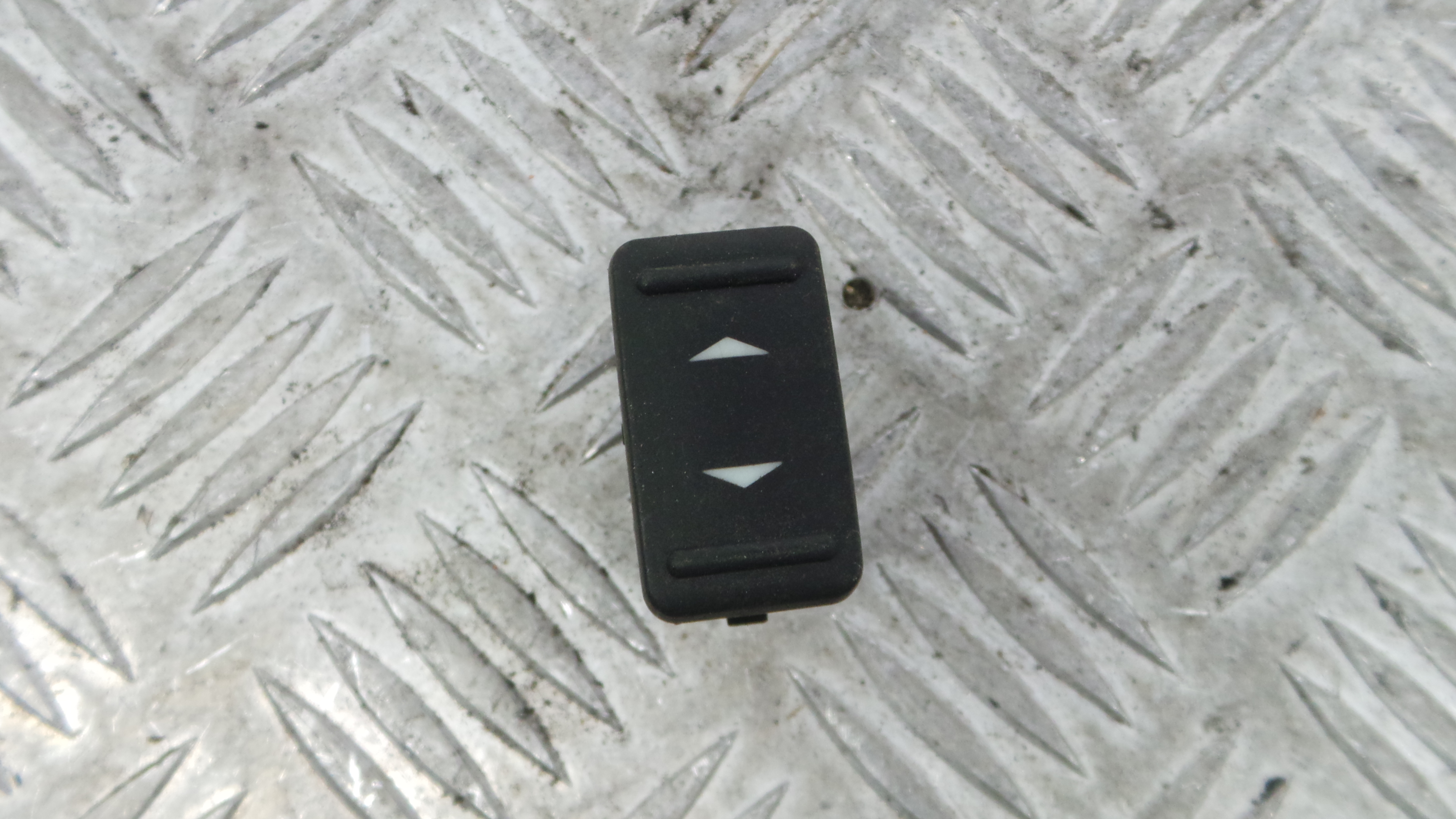 Interruptor / Comando Elevador Vidro Frente Dto  7M5T-14529-AA - FORD FOCUS III-33641969