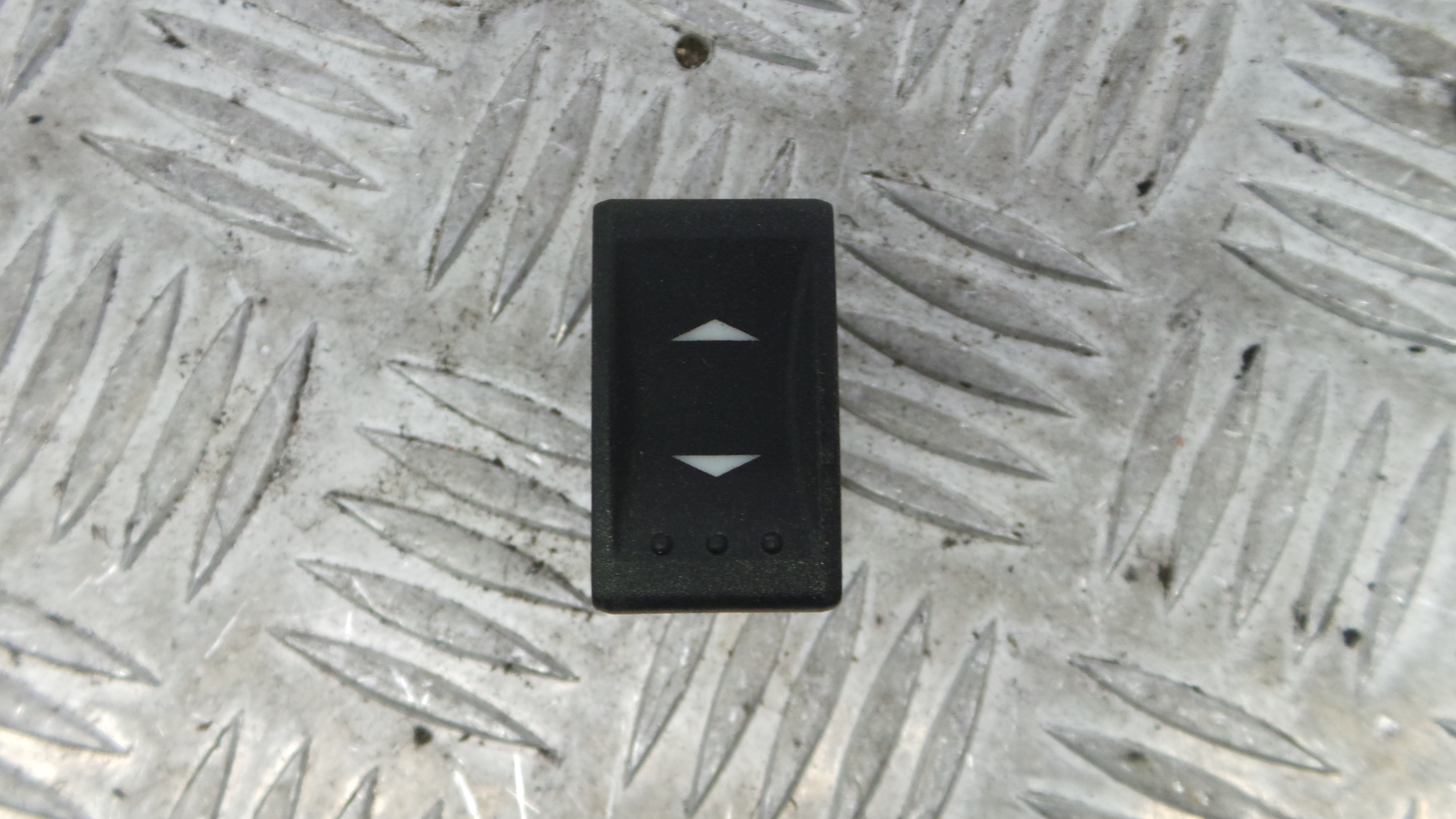 Interruptor / Comando Elevador Vidro Frente Dto  1S7T-14529-AB - FORD MONDEO III (B5Y)-33641982