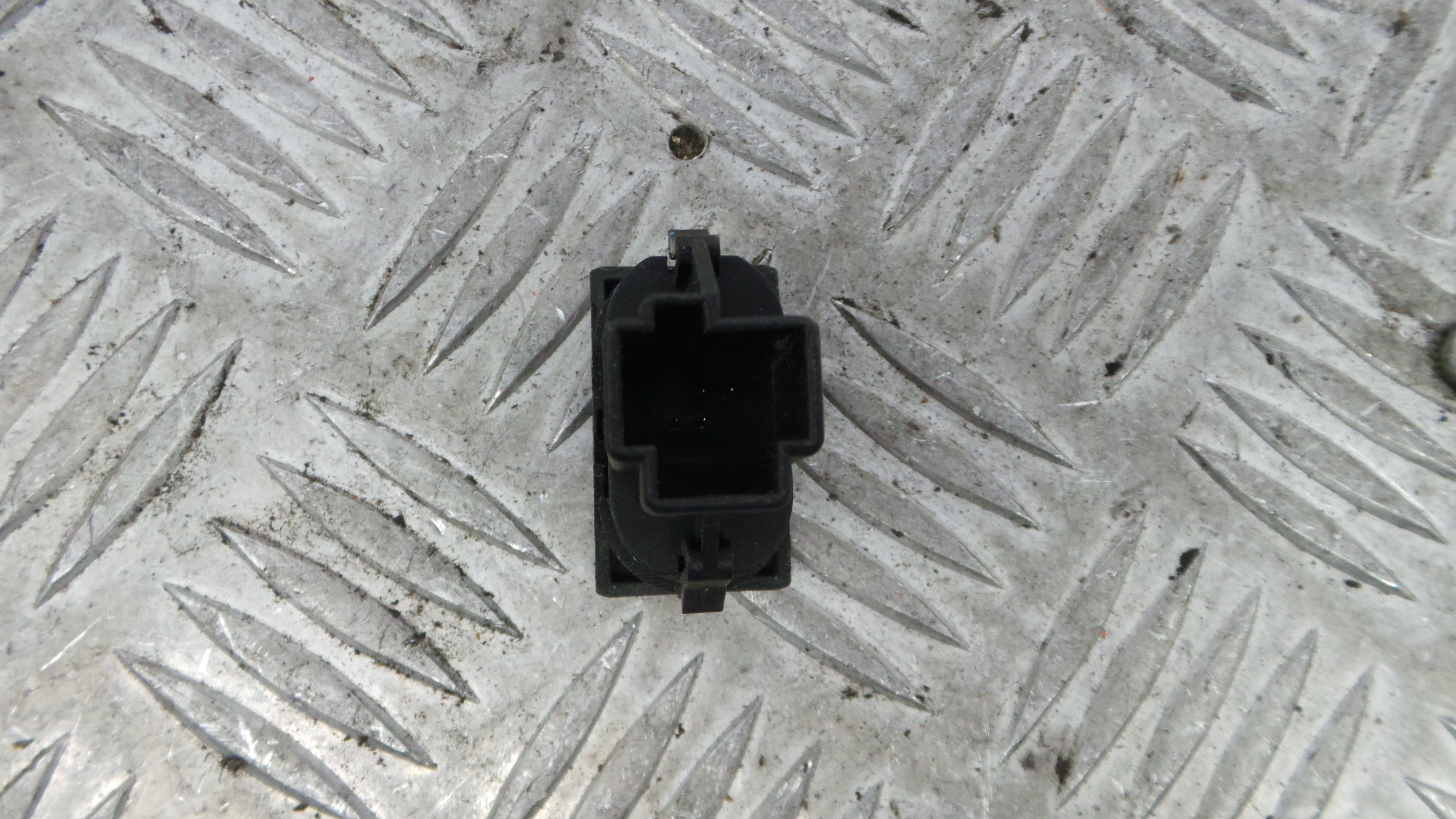 Interruptor / Comando Elevador Vidro Trás Dto 1S7T-14529-AB - FORD MONDEO III (B5Y)-33641985