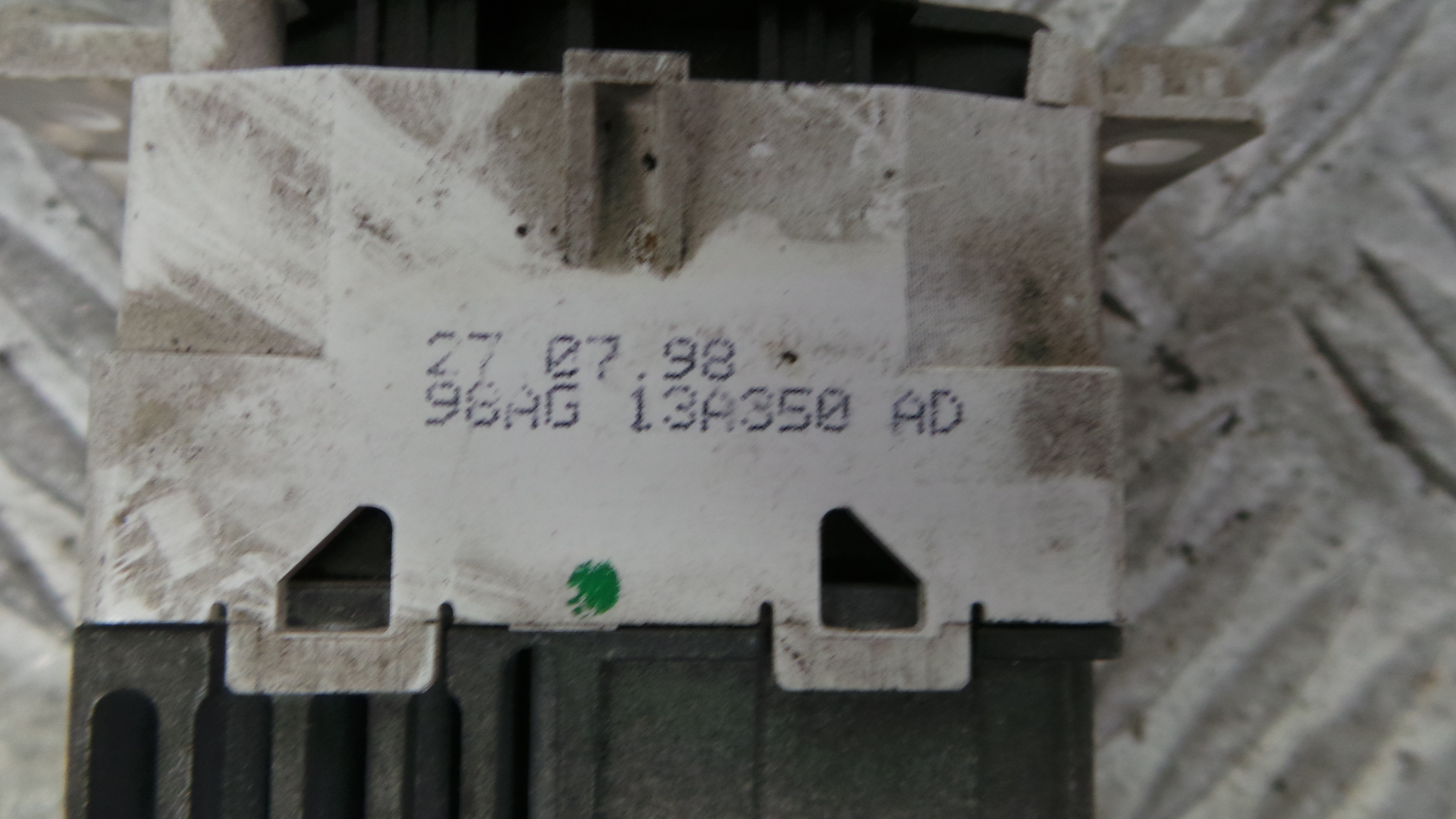 warning 4 piscas 98AG-13A350-AD - FORD FOCUS I (DAW, DBW)-33642340