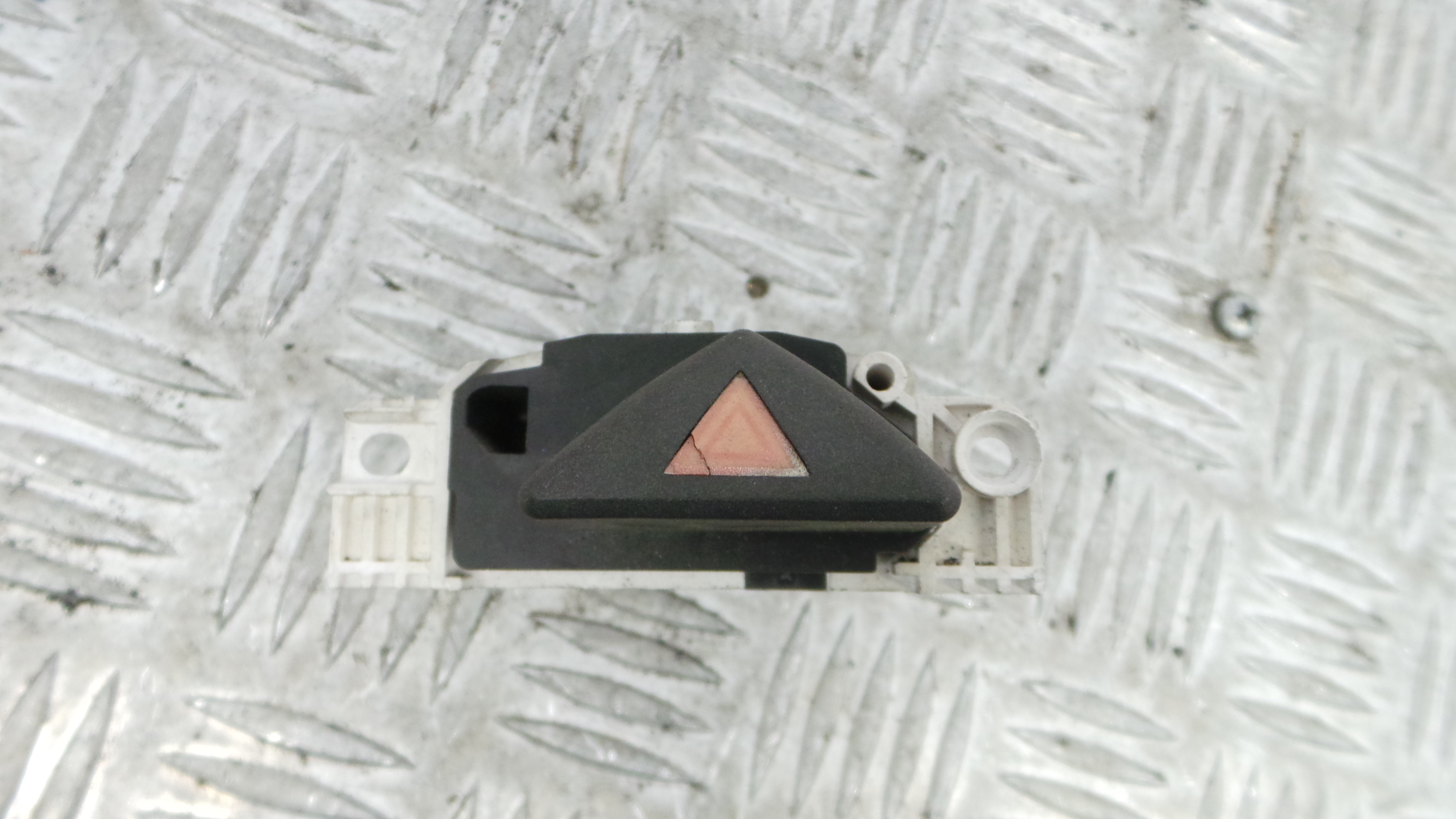 warning 4 piscas 98AG-13A350-AE - FORD FOCUS I (DAW, DBW)-33642366 warning 4 piscas 98AG-13A350-AE - FORD FOCUS I (DAW, DBW)-33642366