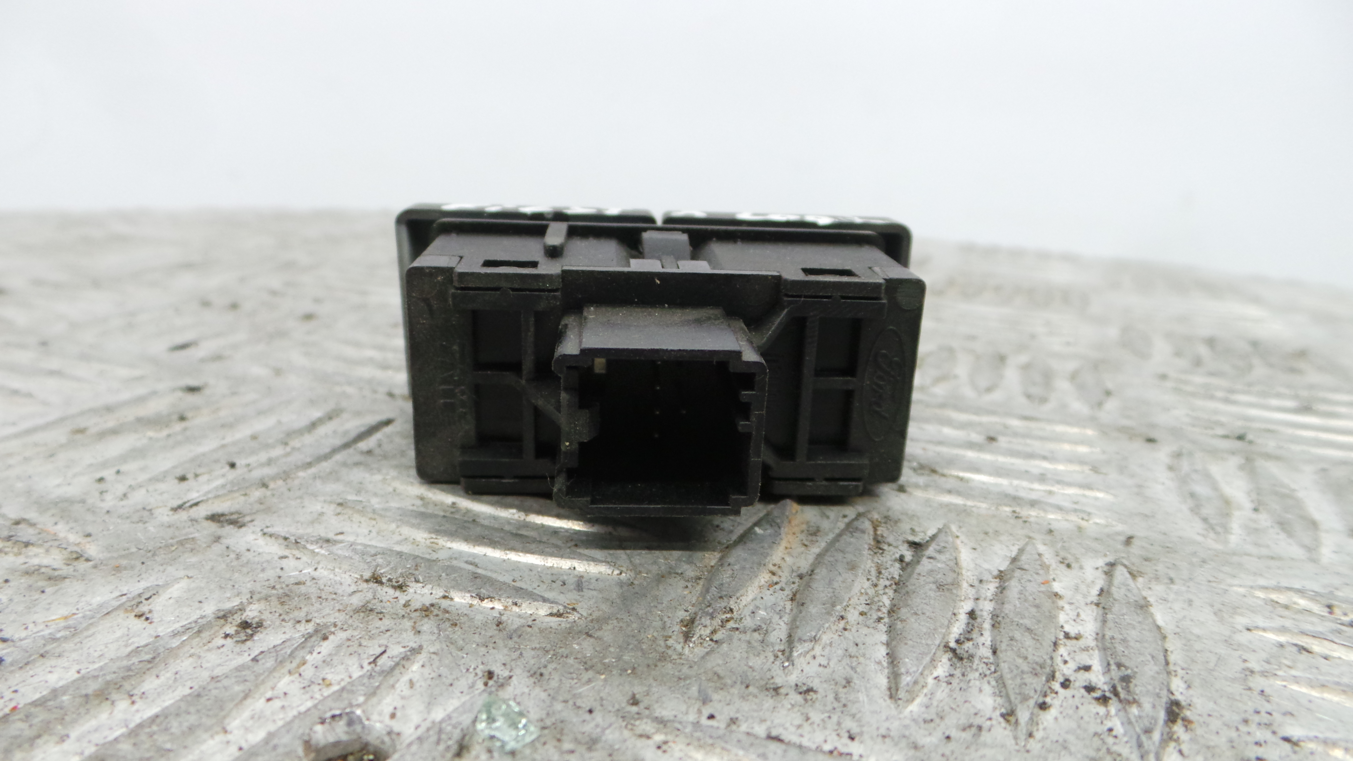 Botões da Consola 6S6T-18C621-BC - FORD FIESTA V (JH_, JD_)-33642378