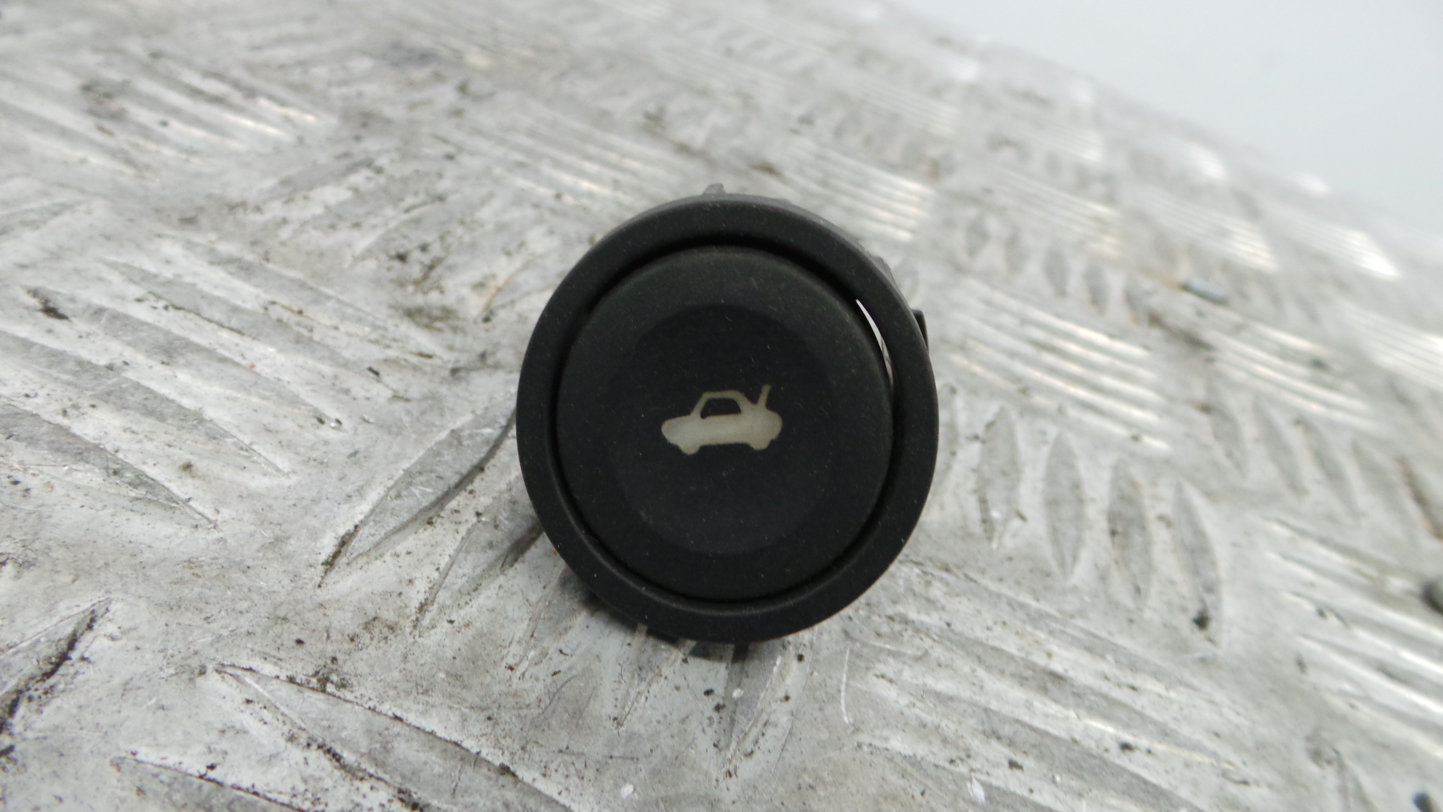 	Interruptor / Comando Mala 6S6T-19B514-AB - FORD FIESTA V (JH_, JD_)-33642392