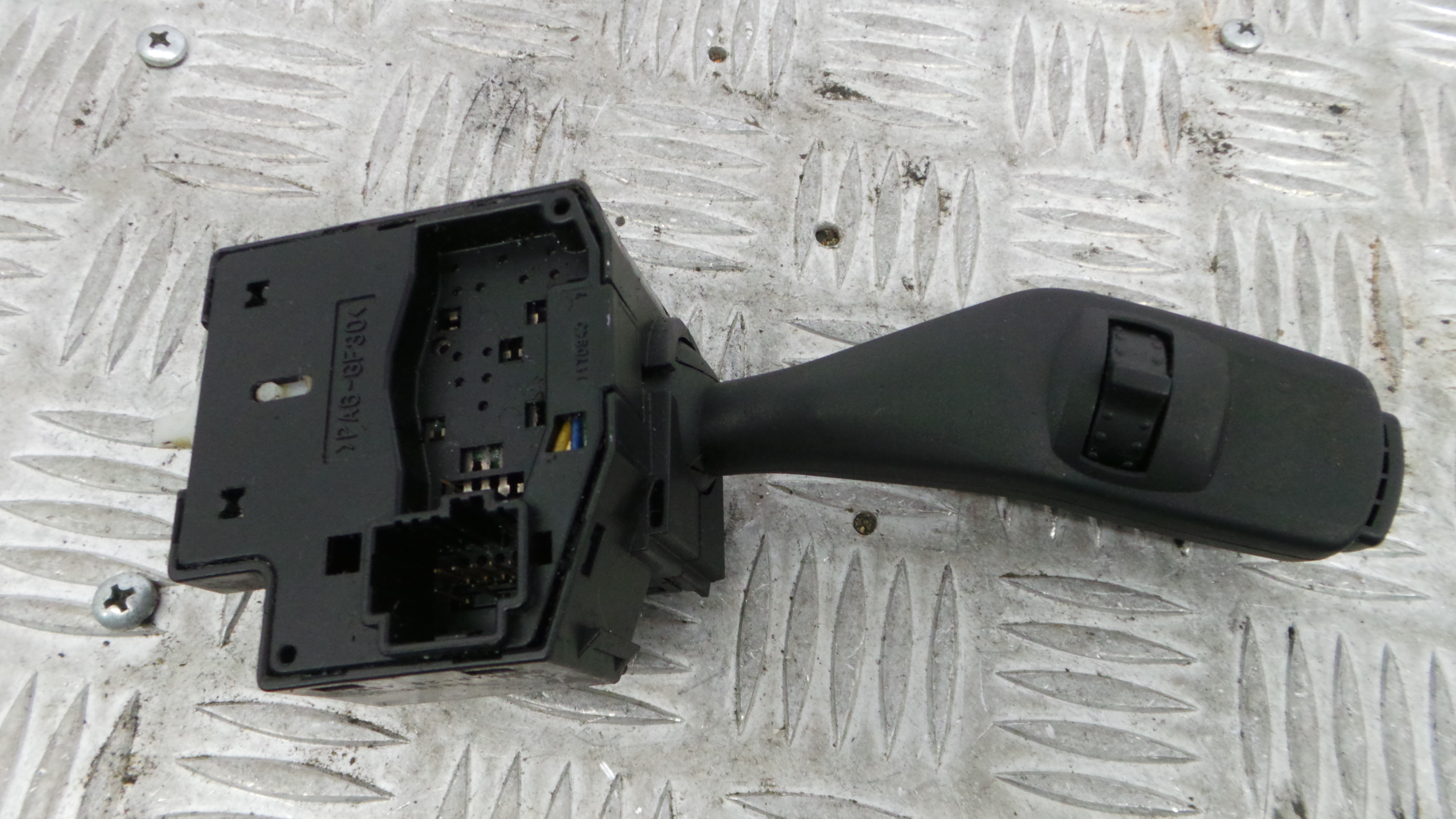 Manete / Comando dos Piscas 4M5T-13335-BD - FORD C-MAX (DM2)-33643215