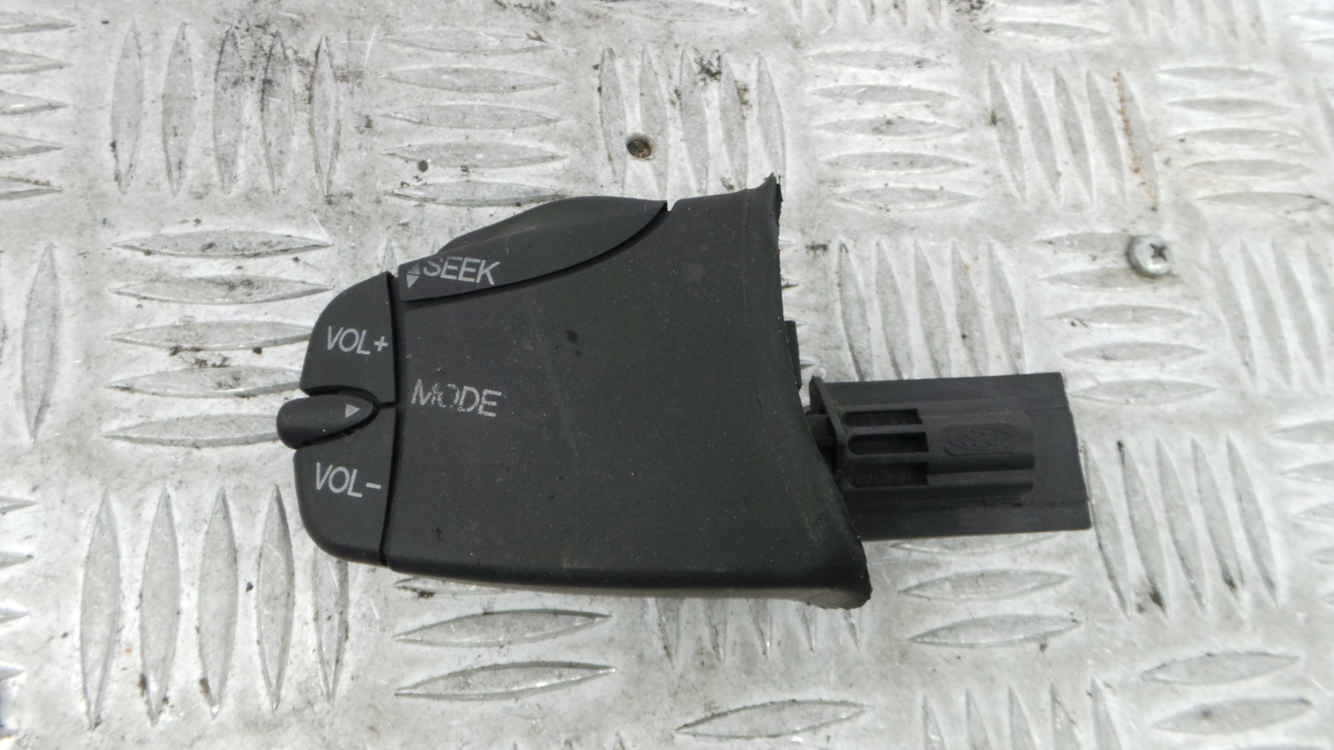Comando do Rádio 98AB-14K147-AB - FORD FOCUS I (DAW, DBW)-33643251