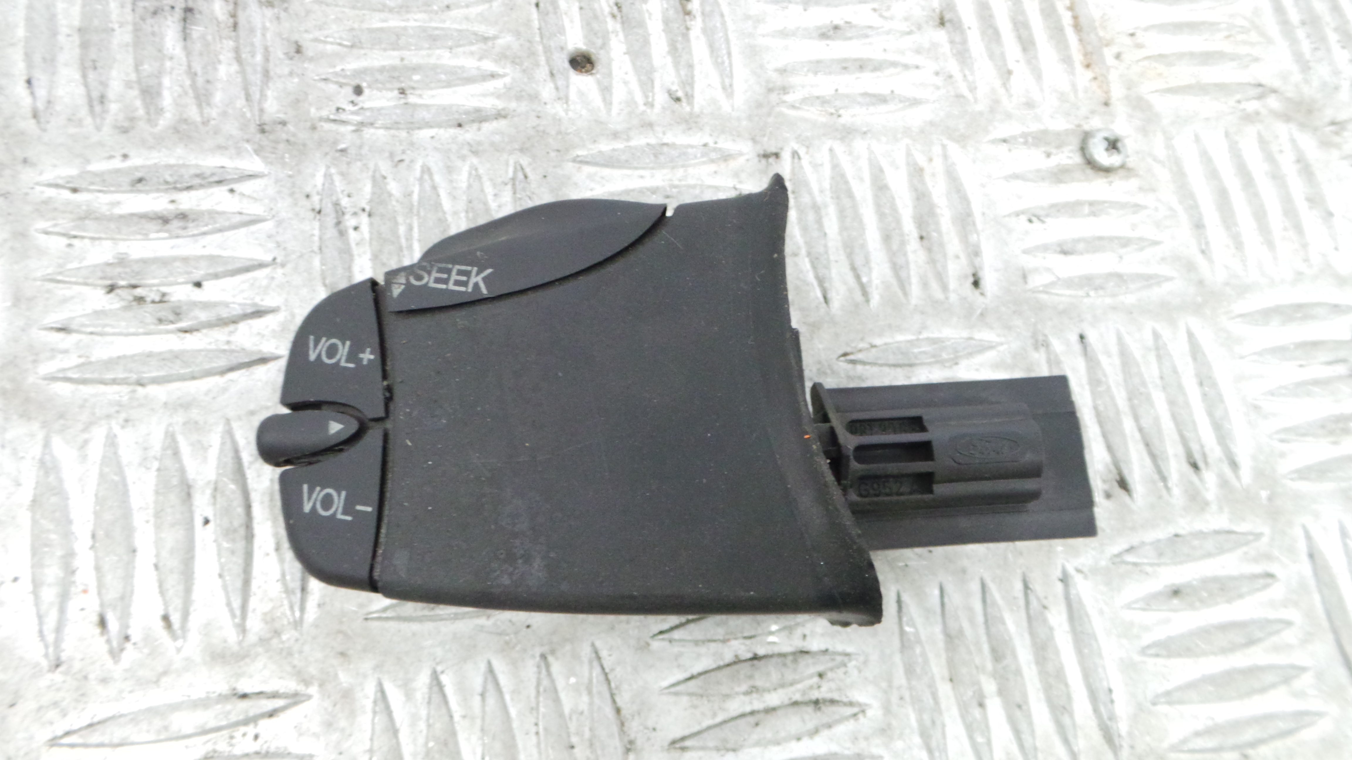 Comando do Rádio 98AB-14K147-AC - FORD FOCUS I (DAW, DBW)-33643254