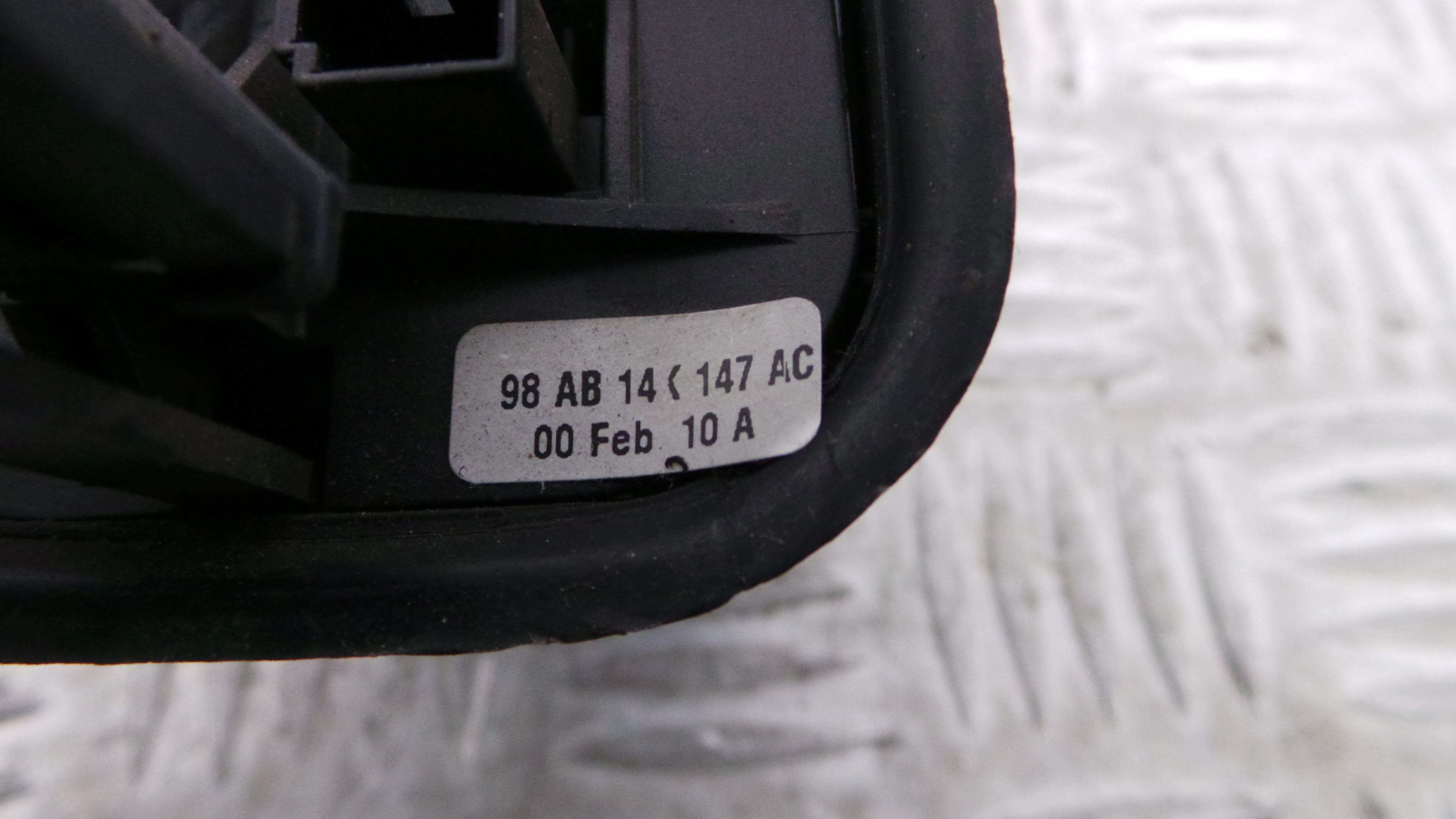 Comando do Rádio 98AB-14K147-AC - FORD FOCUS I (DAW, DBW)-33643254