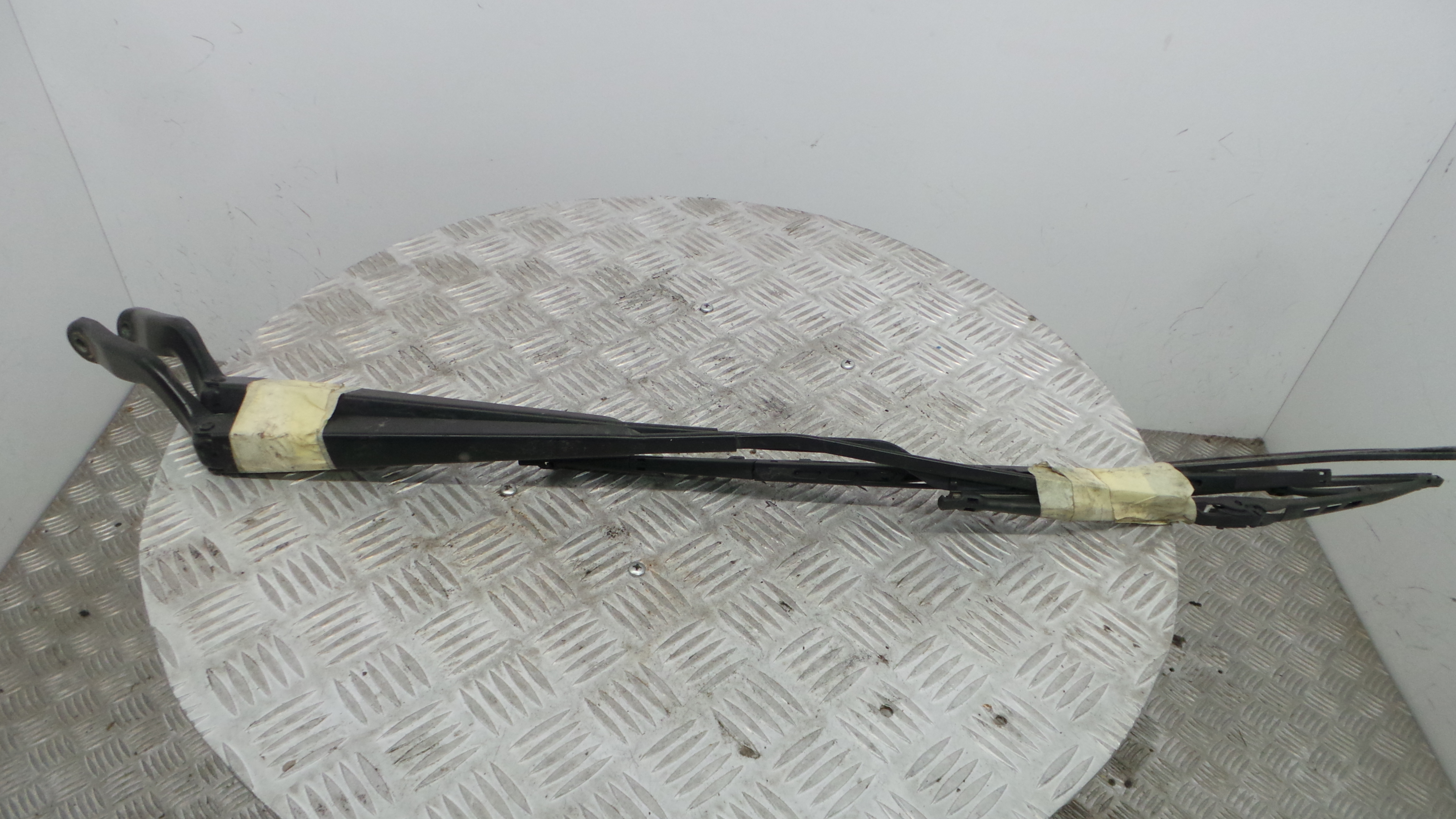 Braço Do Limpa-vidros 2S61-17526-AC - FORD FIESTA VI (CB1, CCN)-33643298 Braço Do Limpa-vidros 2S61-17526-AC - FORD FIESTA VI (CB1, CCN)-33643298