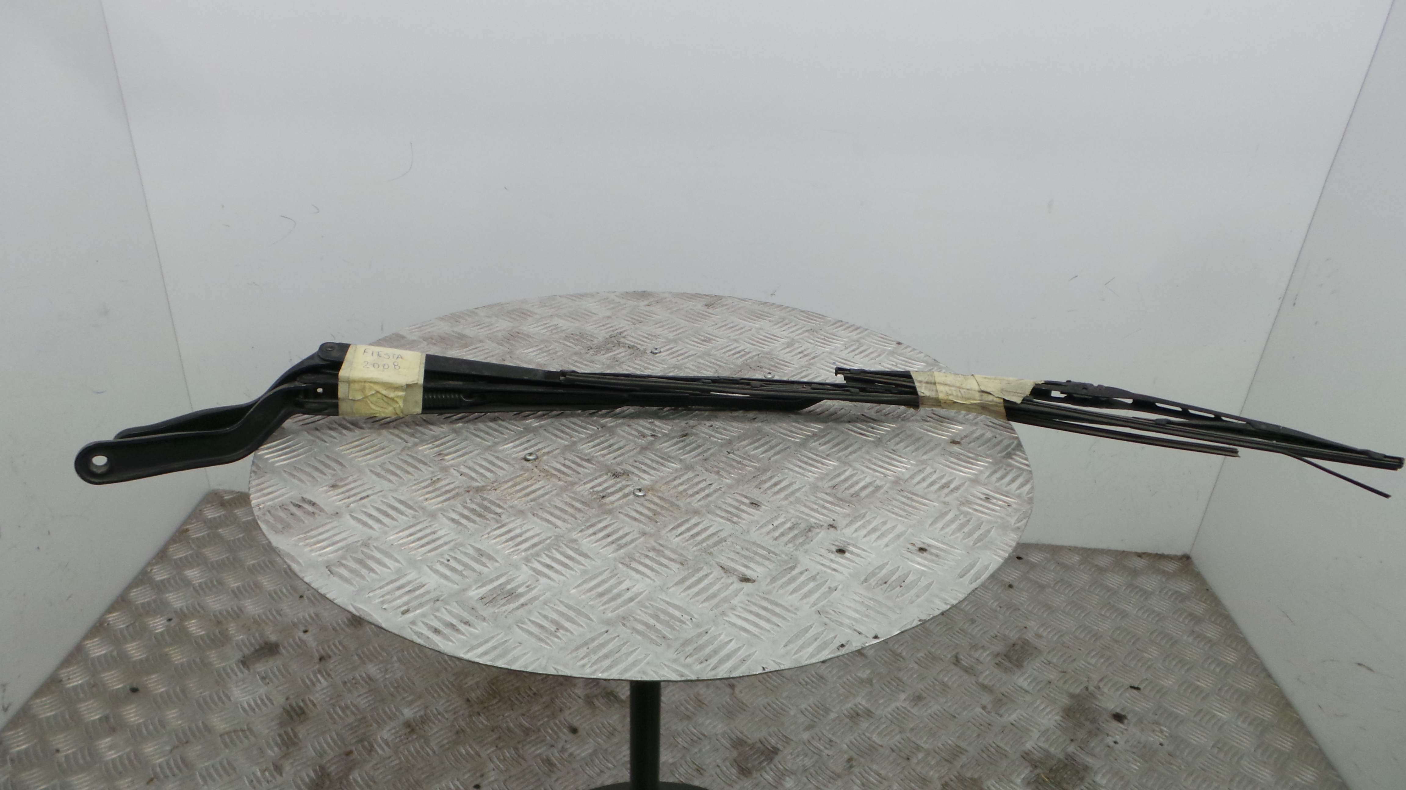 Braço Do Limpa-vidros 2S61-17526-AC - FORD FIESTA VI (CB1, CCN)-33643298