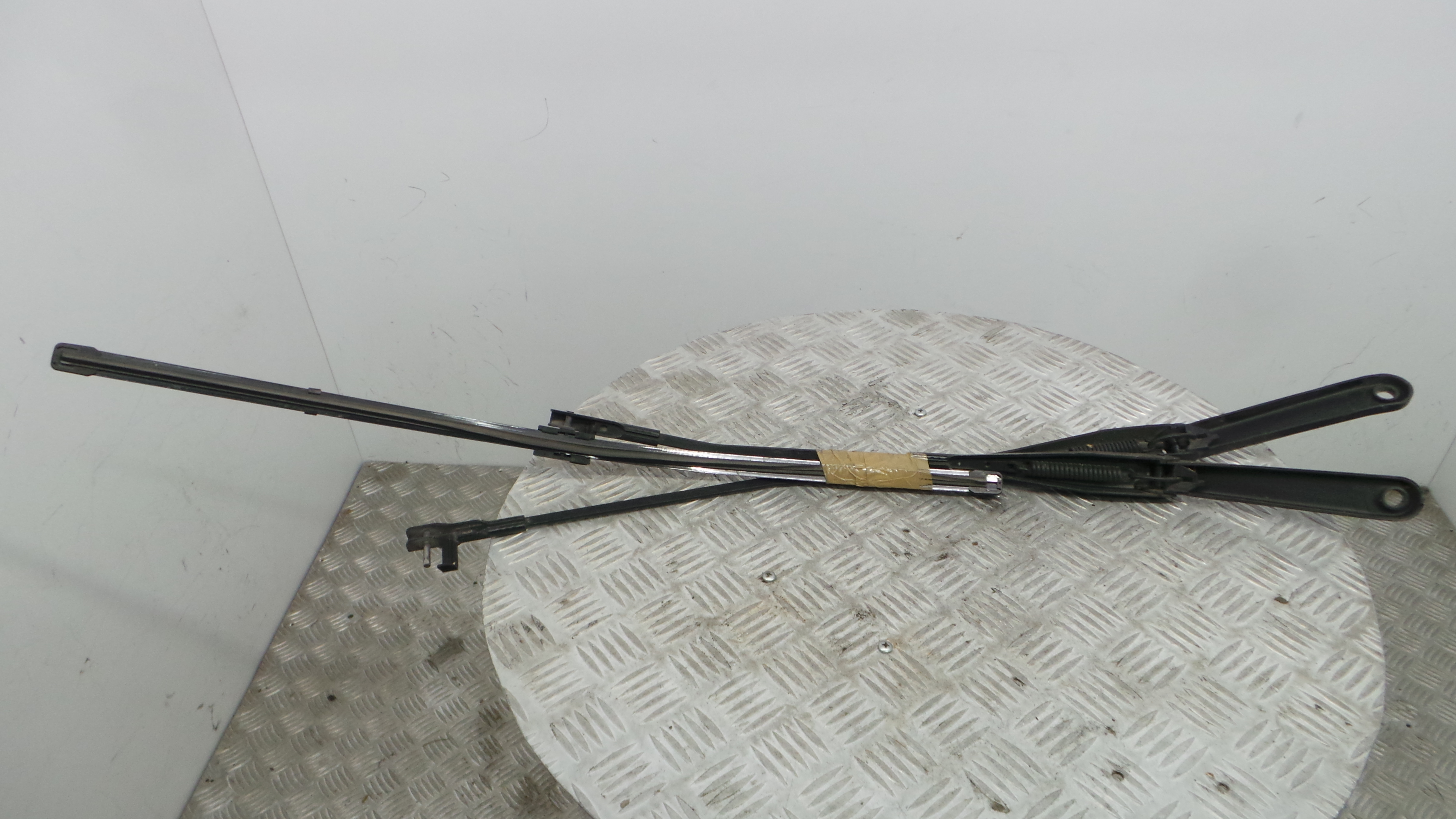 Braço Do Limpa-vidros 4M51-17526-AB - FORD FOCUS II (DA_, HCP, DP)-33643303