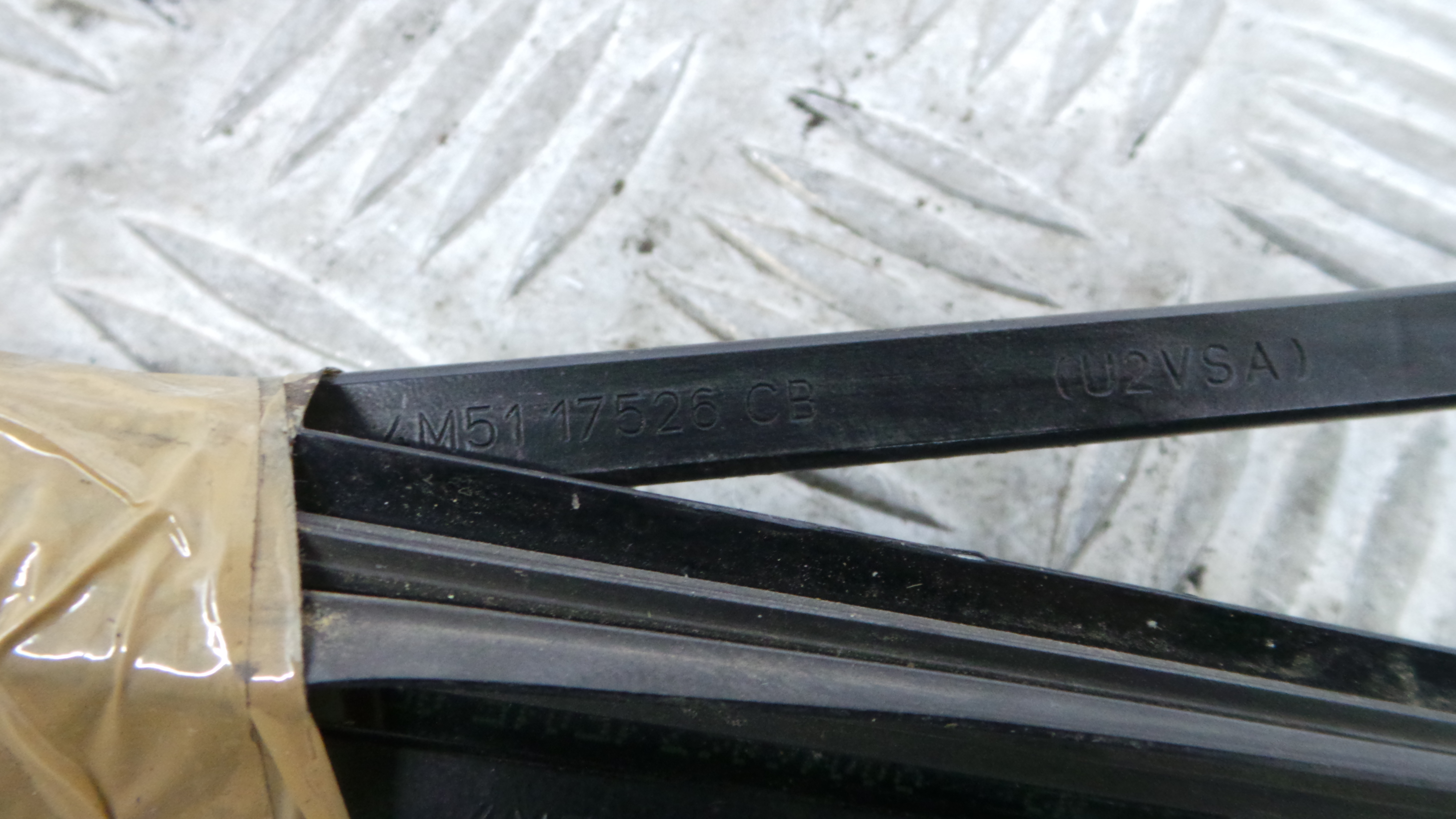 Braço Do Limpa-vidros 4M51-17526-AB - FORD FOCUS II (DA_, HCP, DP)-33643303