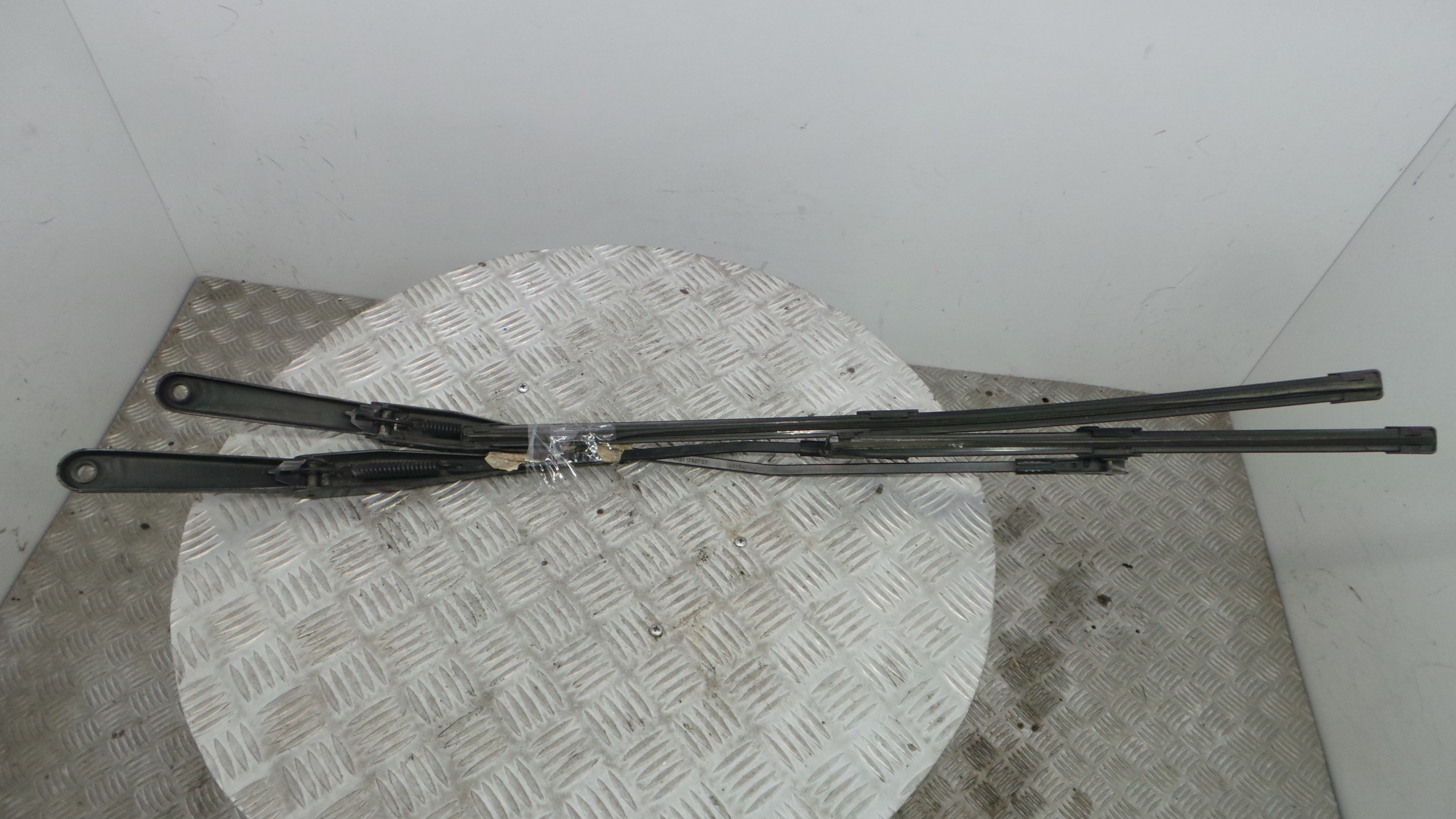 Braço Do Limpa-vidros 4M51-17526-AB - FORD FOCUS II (DA_, HCP, DP)-33643312