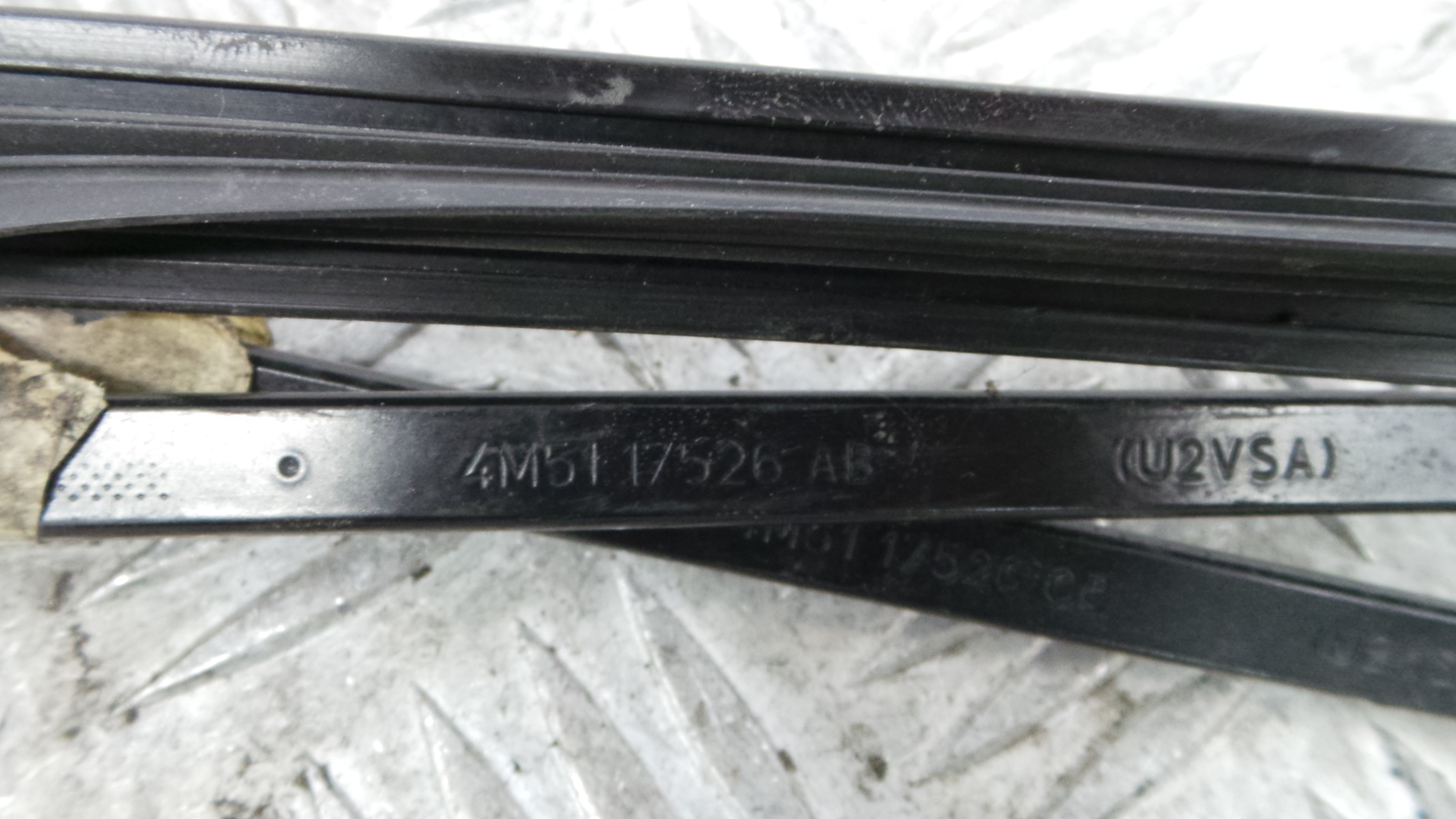 Braço Do Limpa-vidros 4M51-17526-AB - FORD FOCUS II (DA_, HCP, DP)-33643312