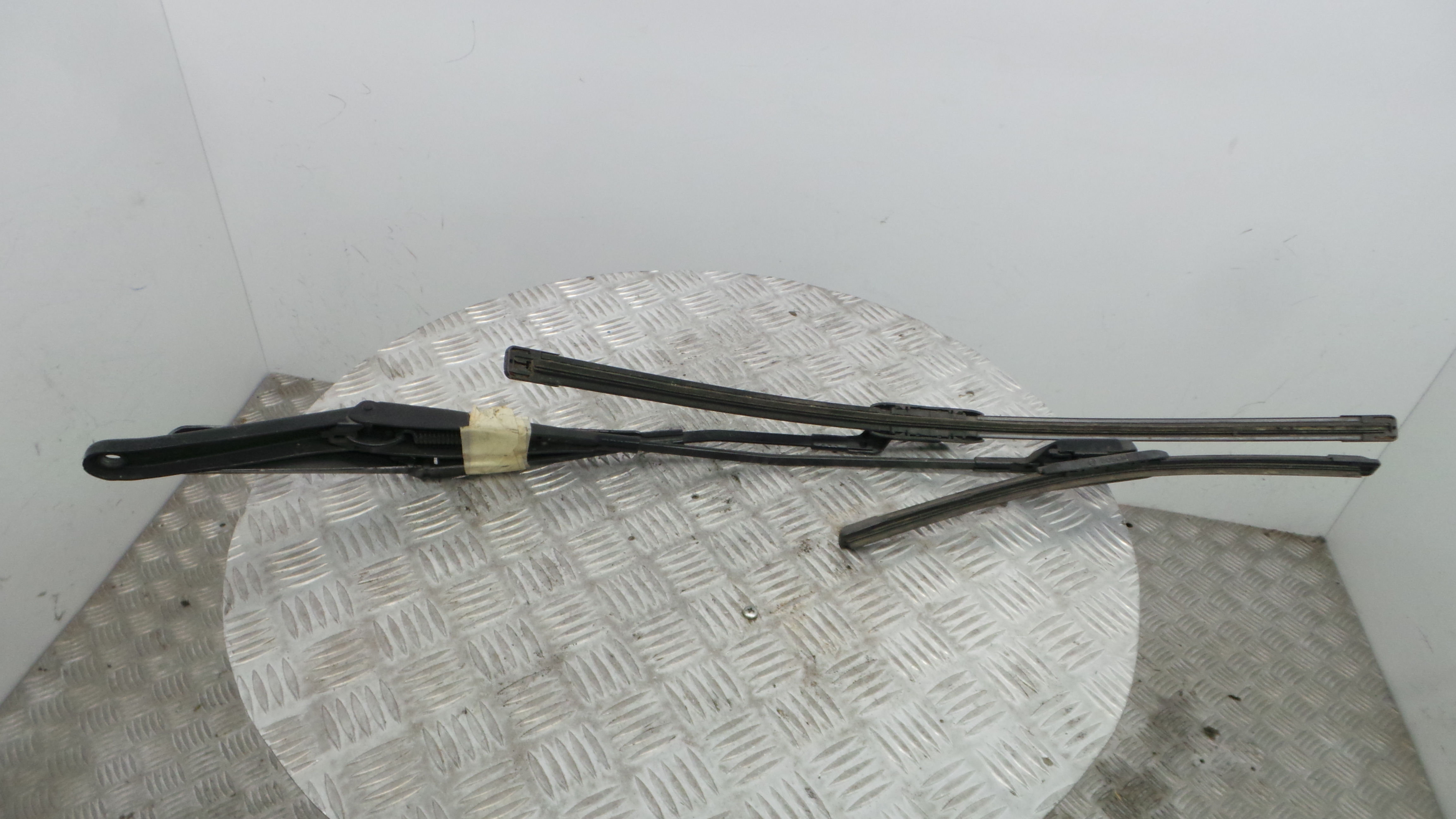 Braço Do Limpa-vidros 8A61-17526-BC - FORD FIESTA VI (CB1, CCN)-33643316