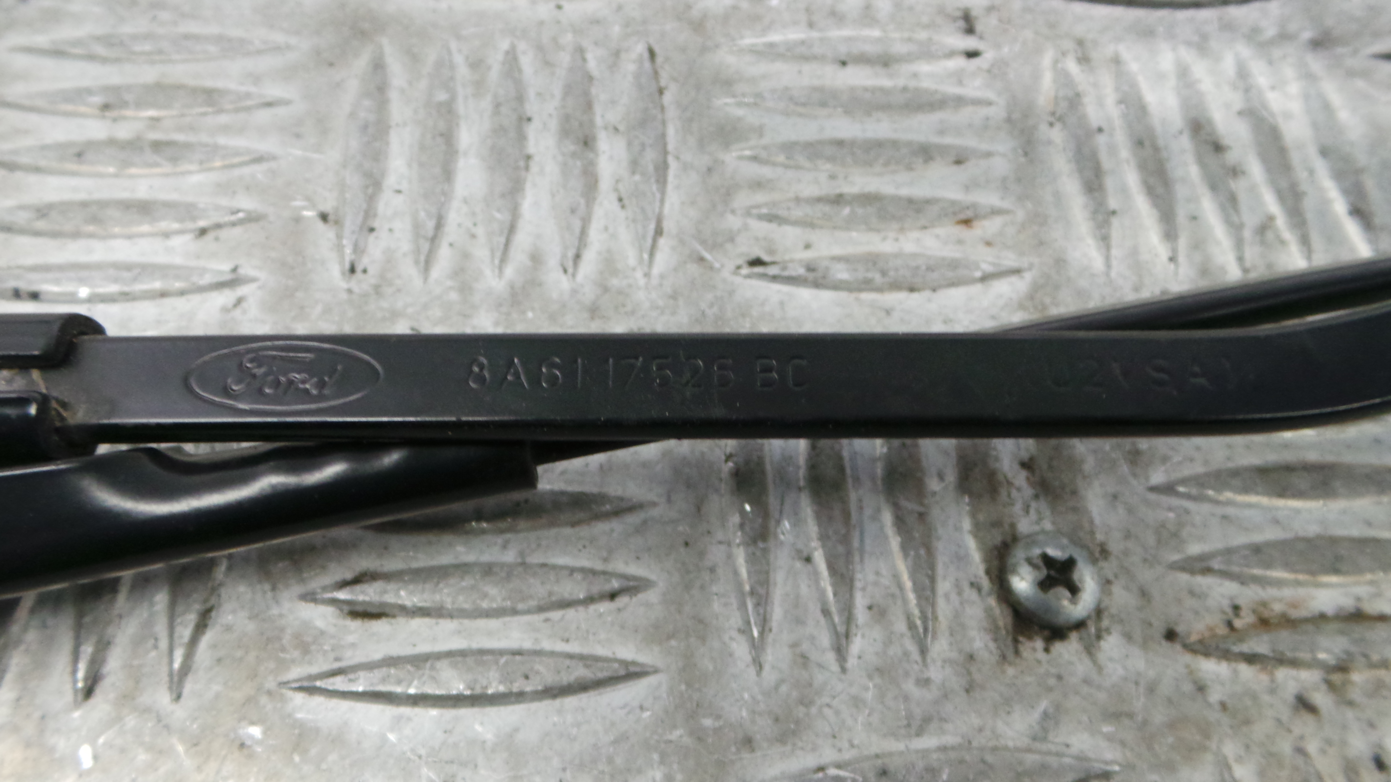 Braço Do Limpa-vidros 8A61-17526-BC - FORD FIESTA VI (CB1, CCN)-33643316