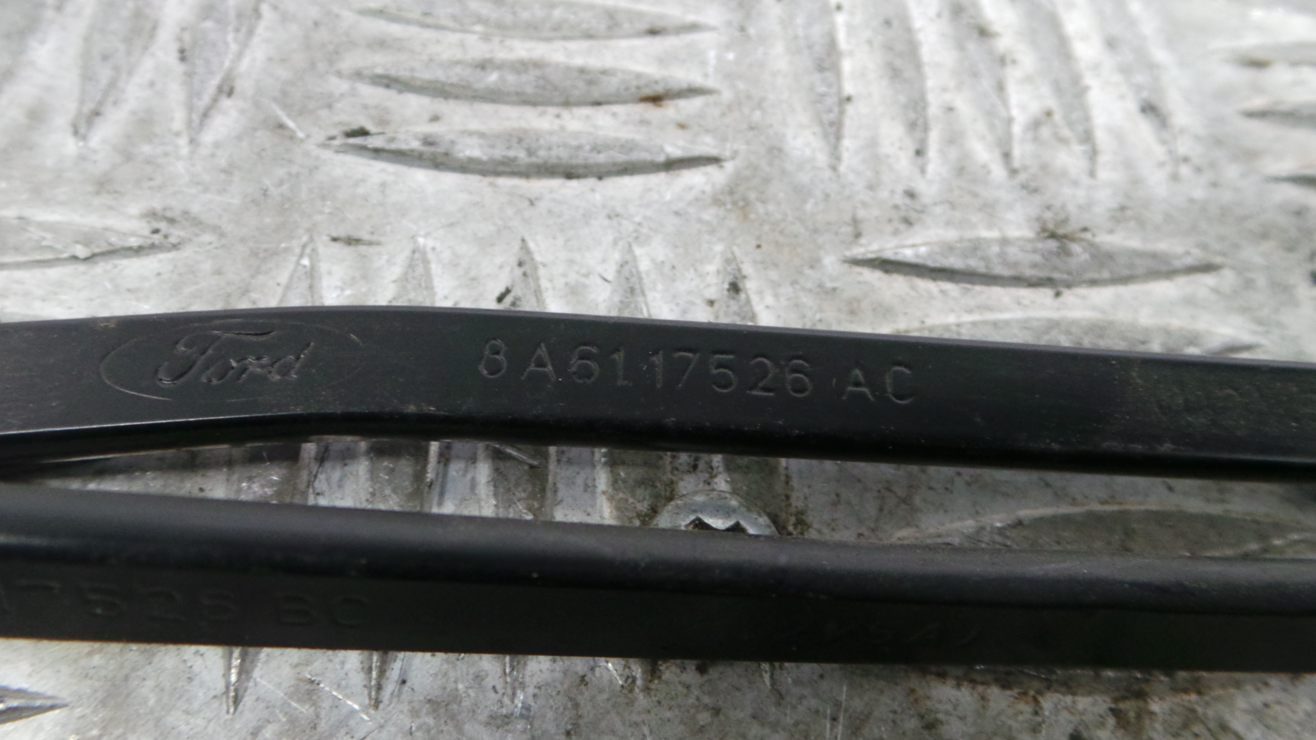 Braço Do Limpa-vidros 8A61-17526-BC - FORD FIESTA VI (CB1, CCN)-33643316