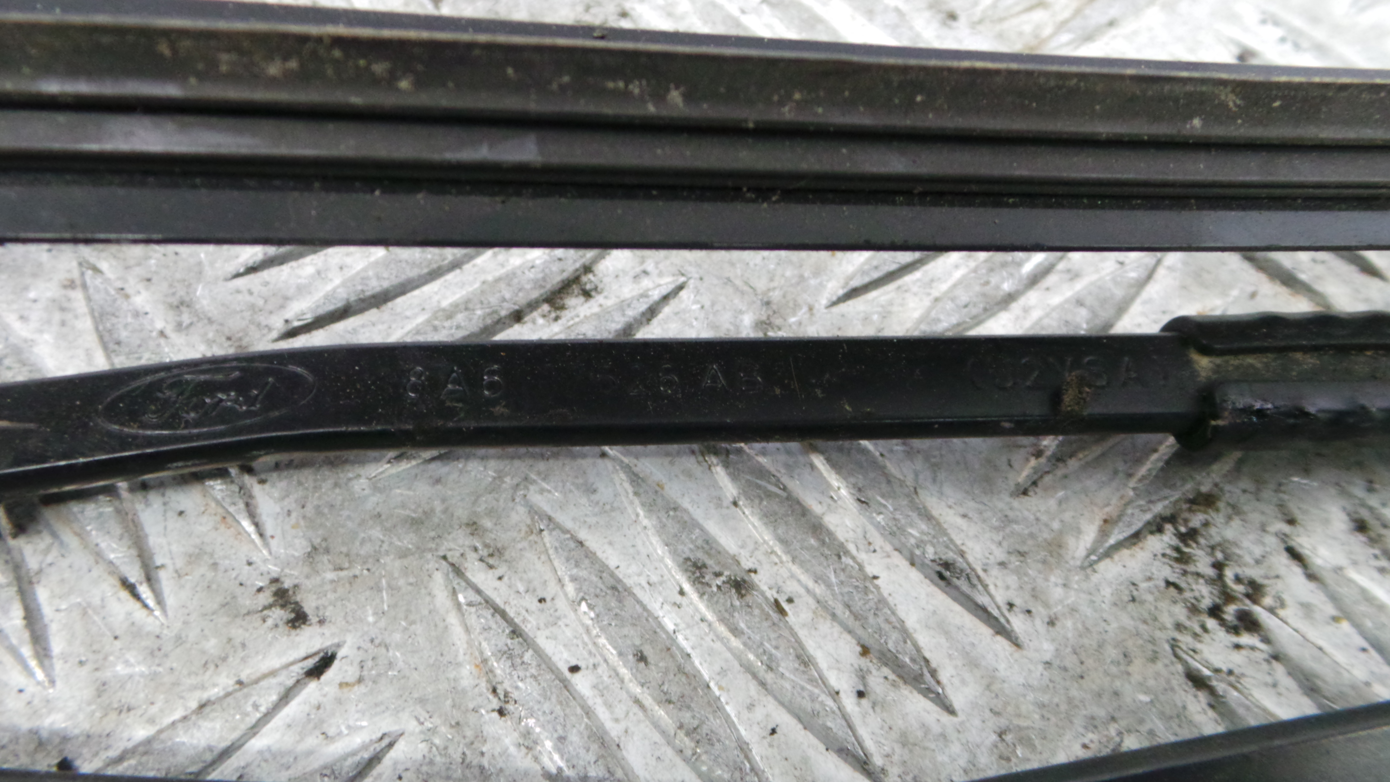 Braço Do Limpa-vidros 8A61-17526-BB - FORD FIESTA VI (CB1, CCN)-33643322