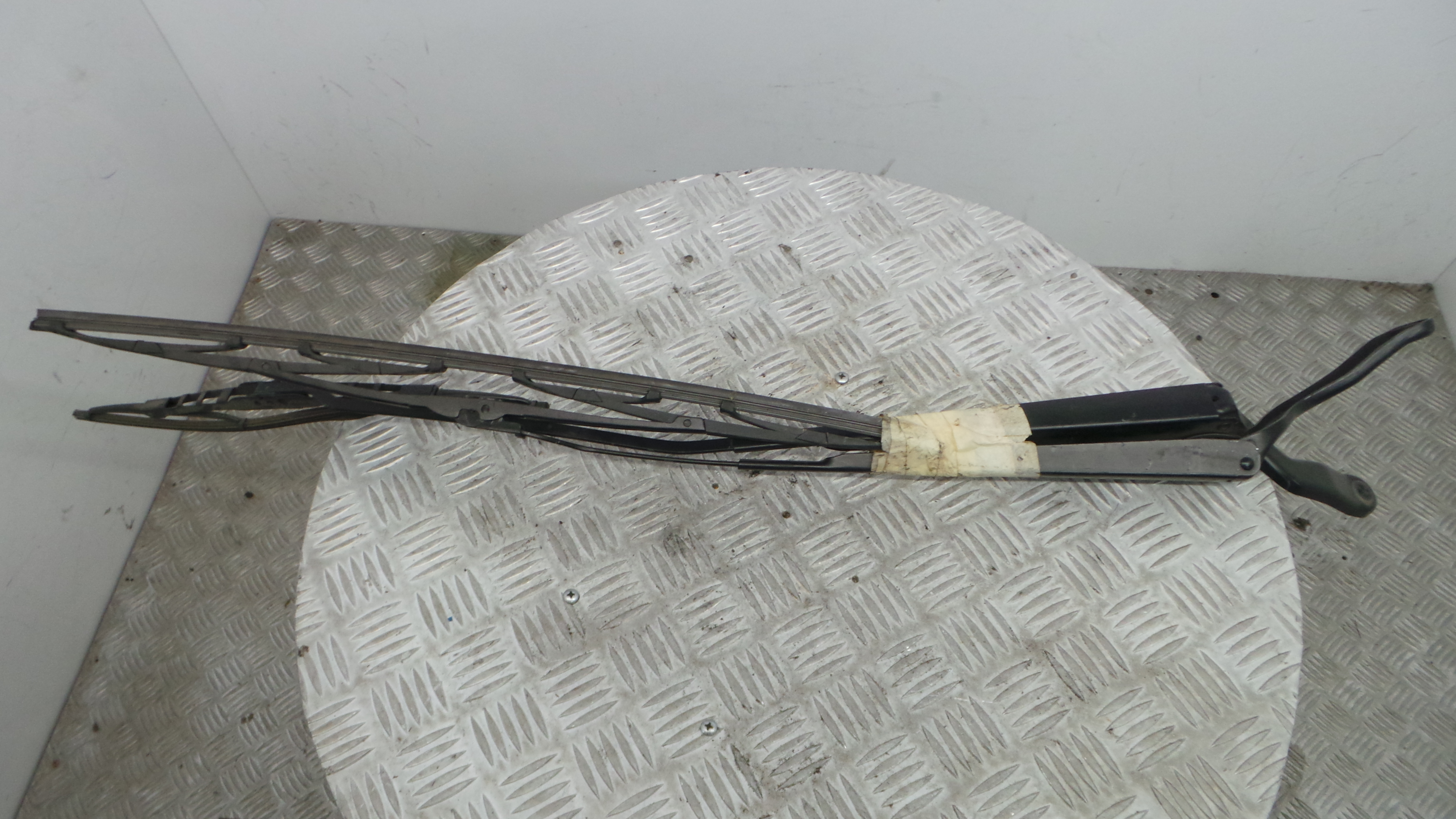 Braço Do Limpa-vidros 2S61-17526-BB - FORD FIESTA V (JH_, JD_)-33643326