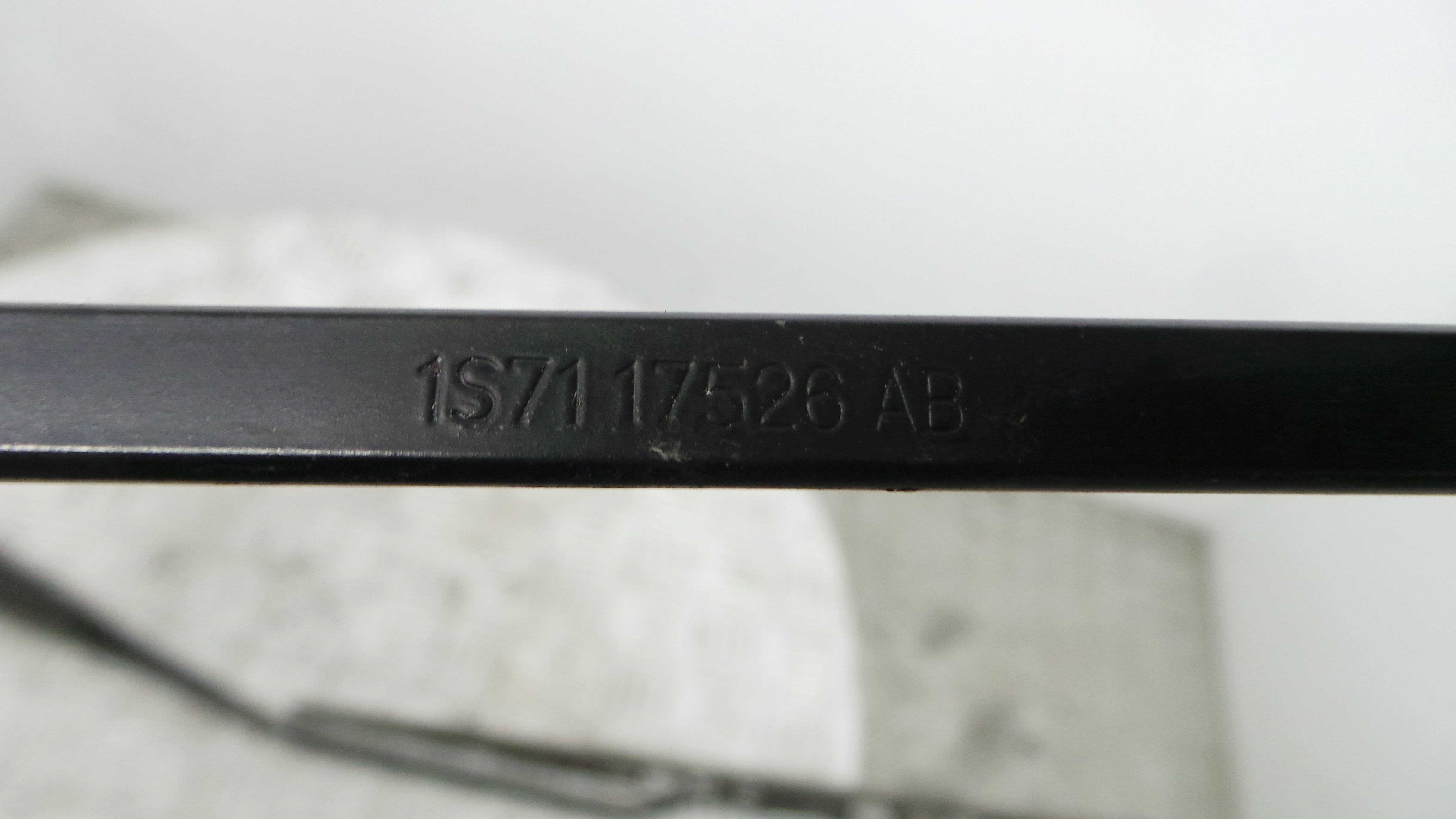 Braço Do Limpa-vidros 1S71-17526-AB - FORD MONDEO III (B5Y)-33643330