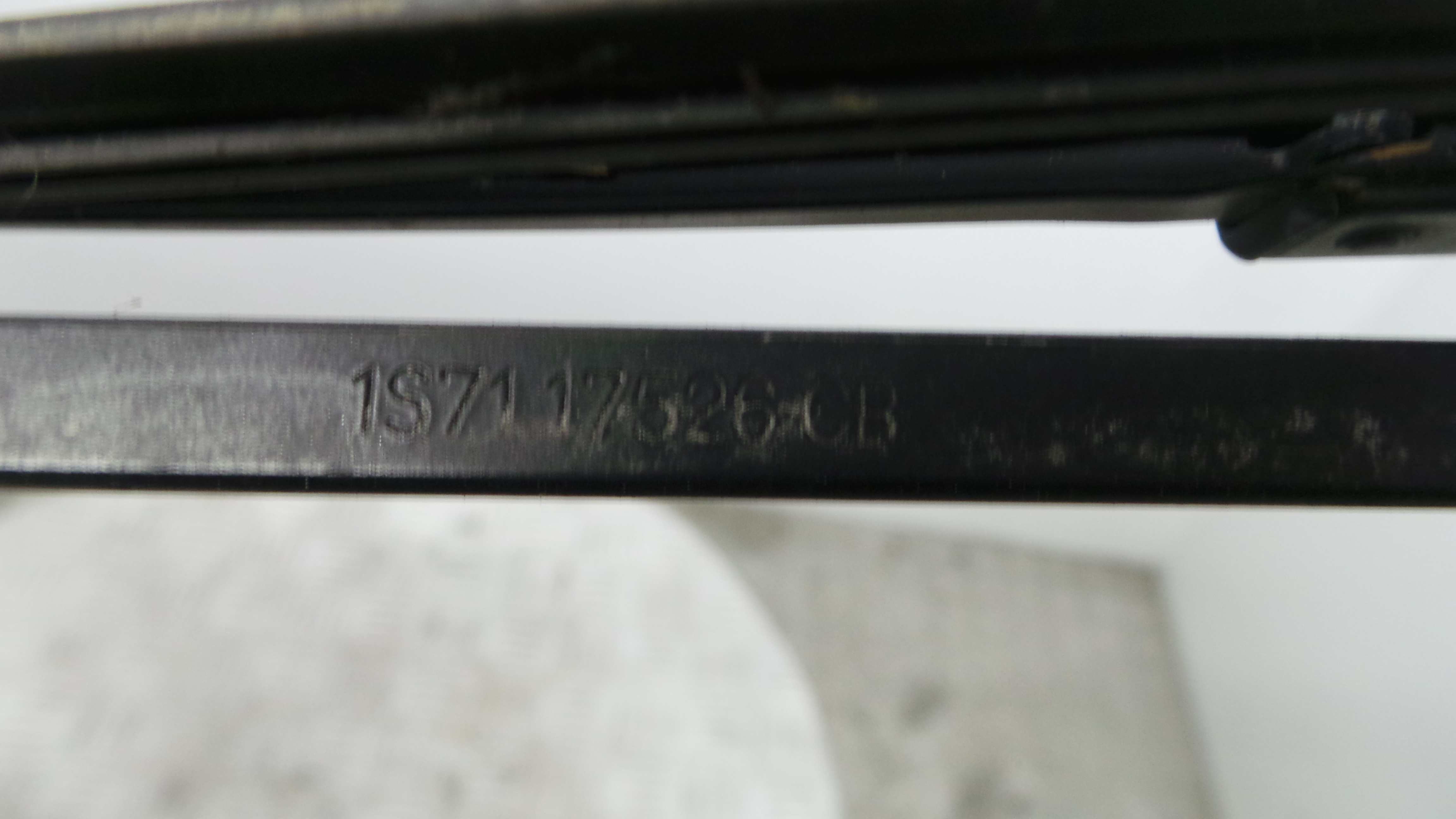 Braço Do Limpa-vidros 1S71-17526-AB - FORD MONDEO III (B5Y)-33643330