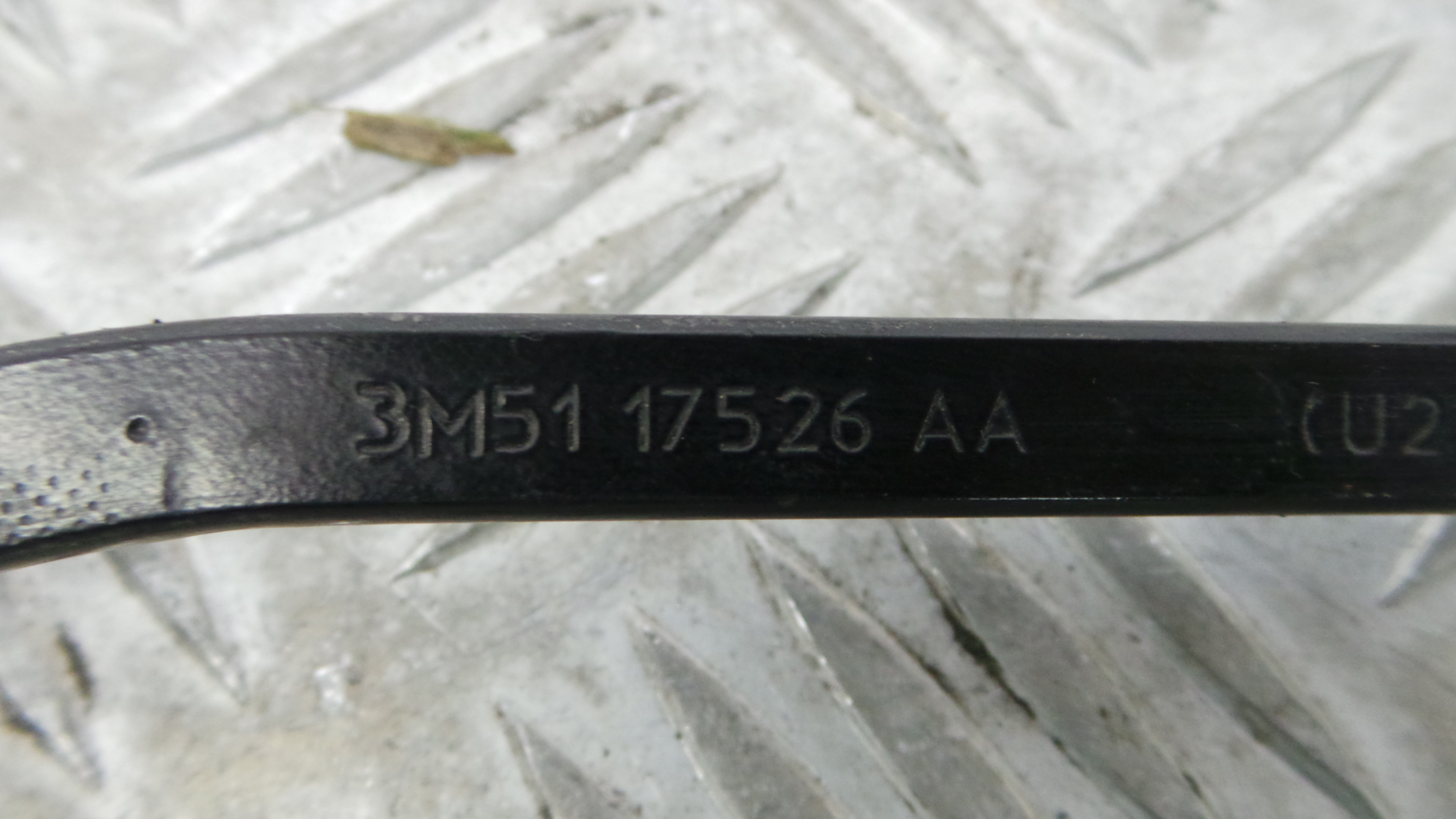 Braço Do Limpa-vidros 3M51-17526-AA - FORD FOCUS C-MAX (DM2)-33643338