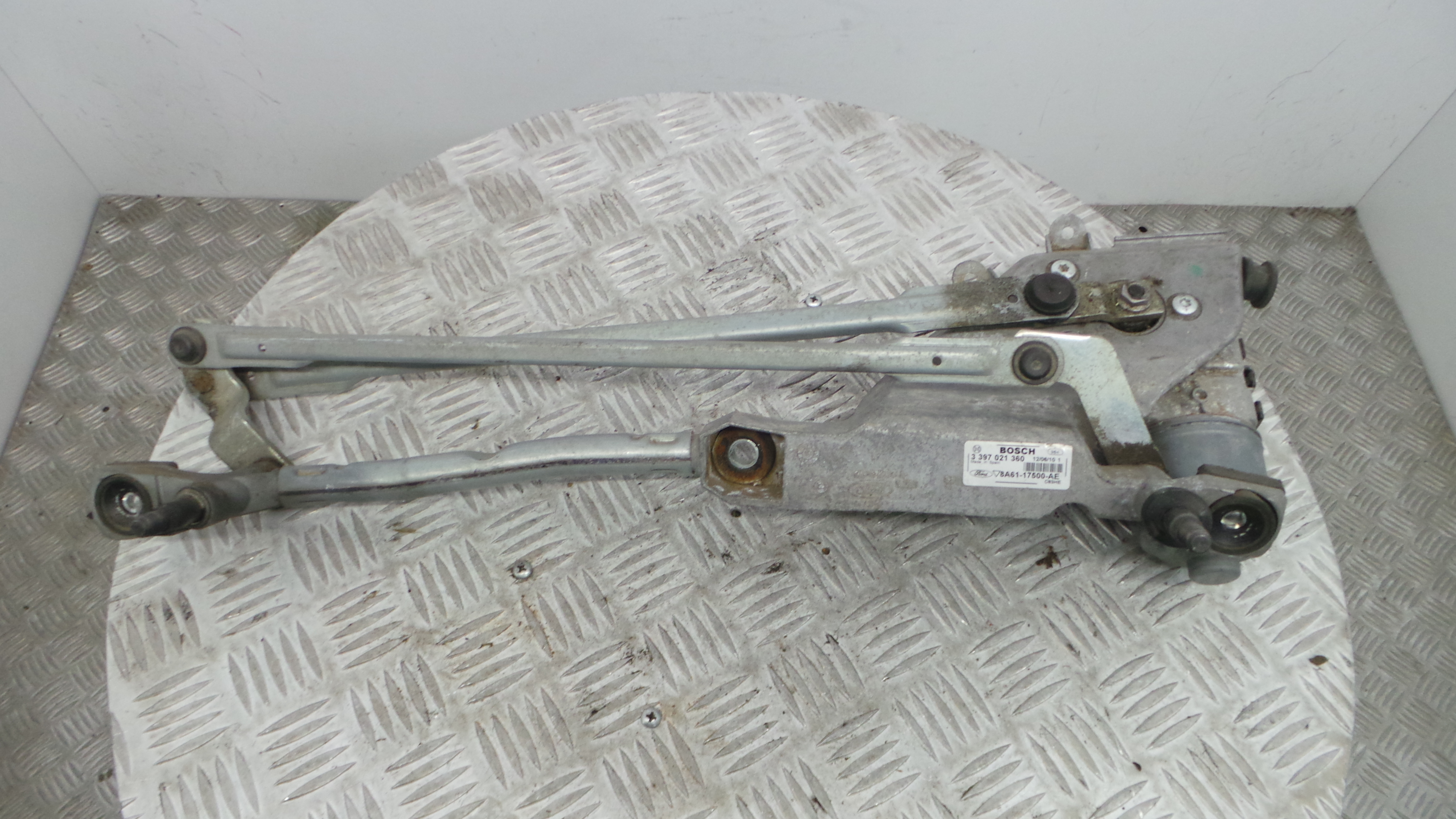 Motor Limpa Vidros Frente 8A61-17B571-AB - FORD FIESTA VI (CB1, CCN)-33643374 Motor Limpa Vidros Frente 8A61-17B571-AB - FORD FIESTA VI (CB1, CCN)-33643374