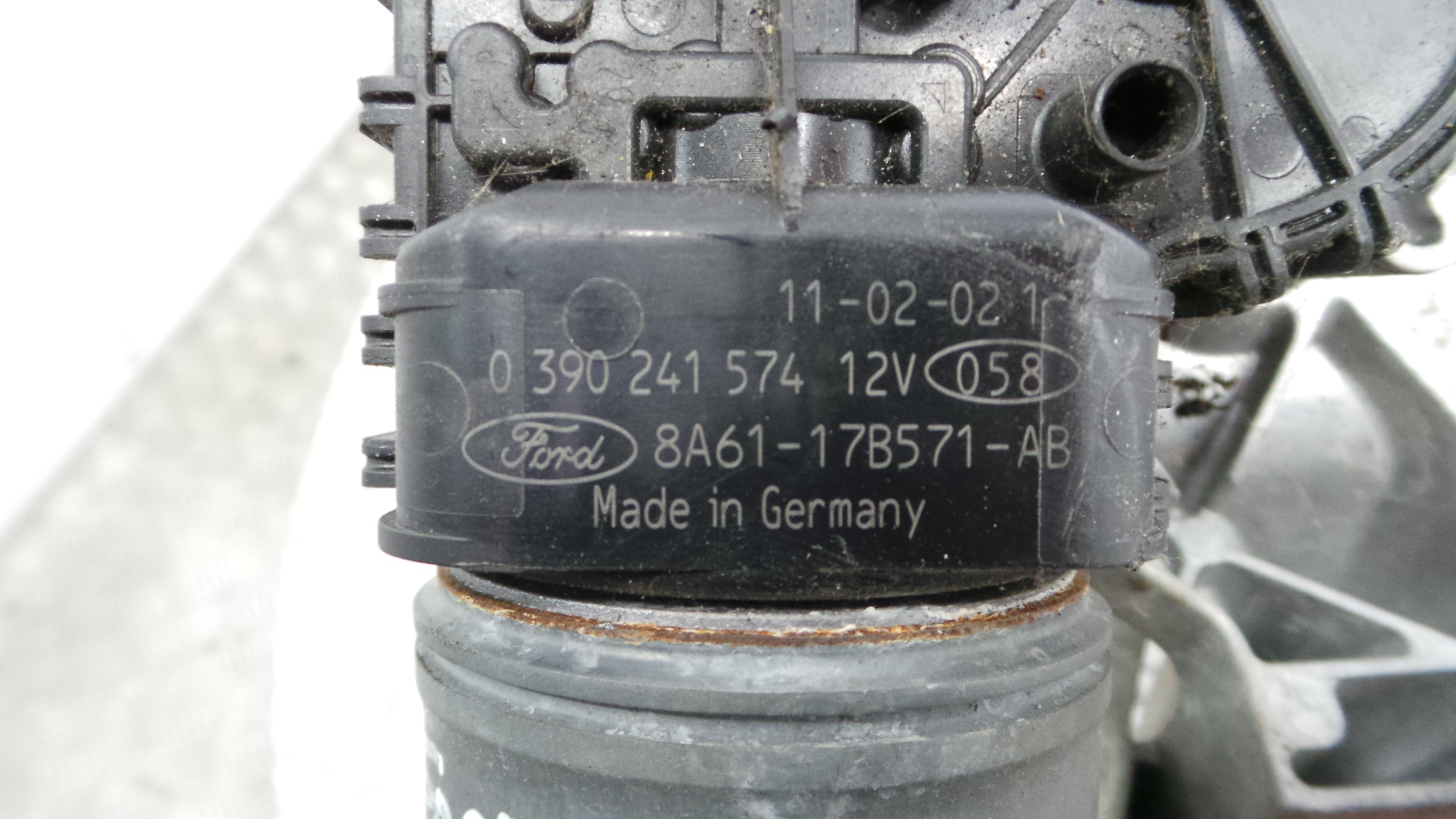 Motor Limpa Vidros Frente  8A61-17B571-AB - FORD FIESTA VI (CB1, CCN)-33643595