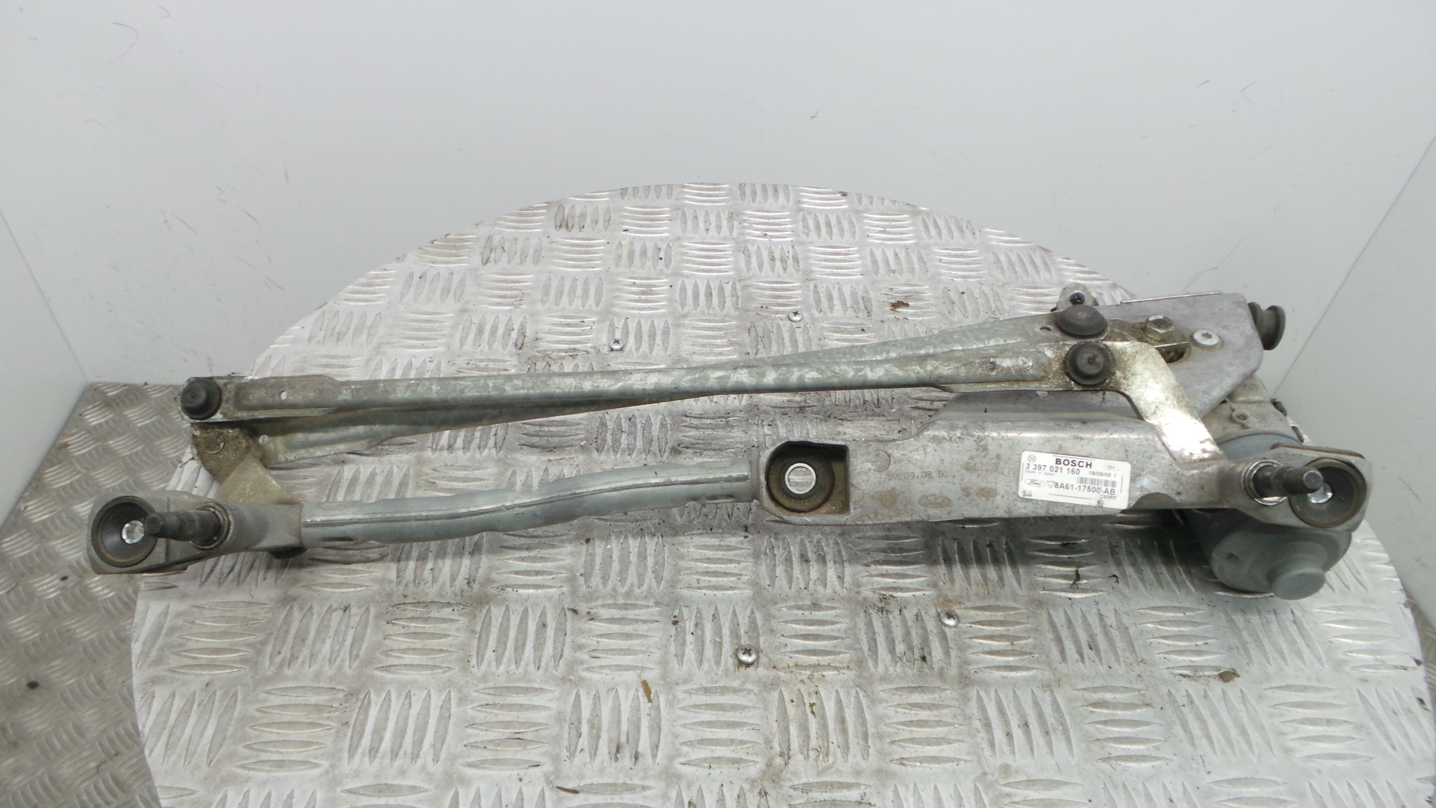 Motor Limpa Vidros Frente  8A61-17B571-AA - FORD FIESTA VI (CB1, CCN)-33643620