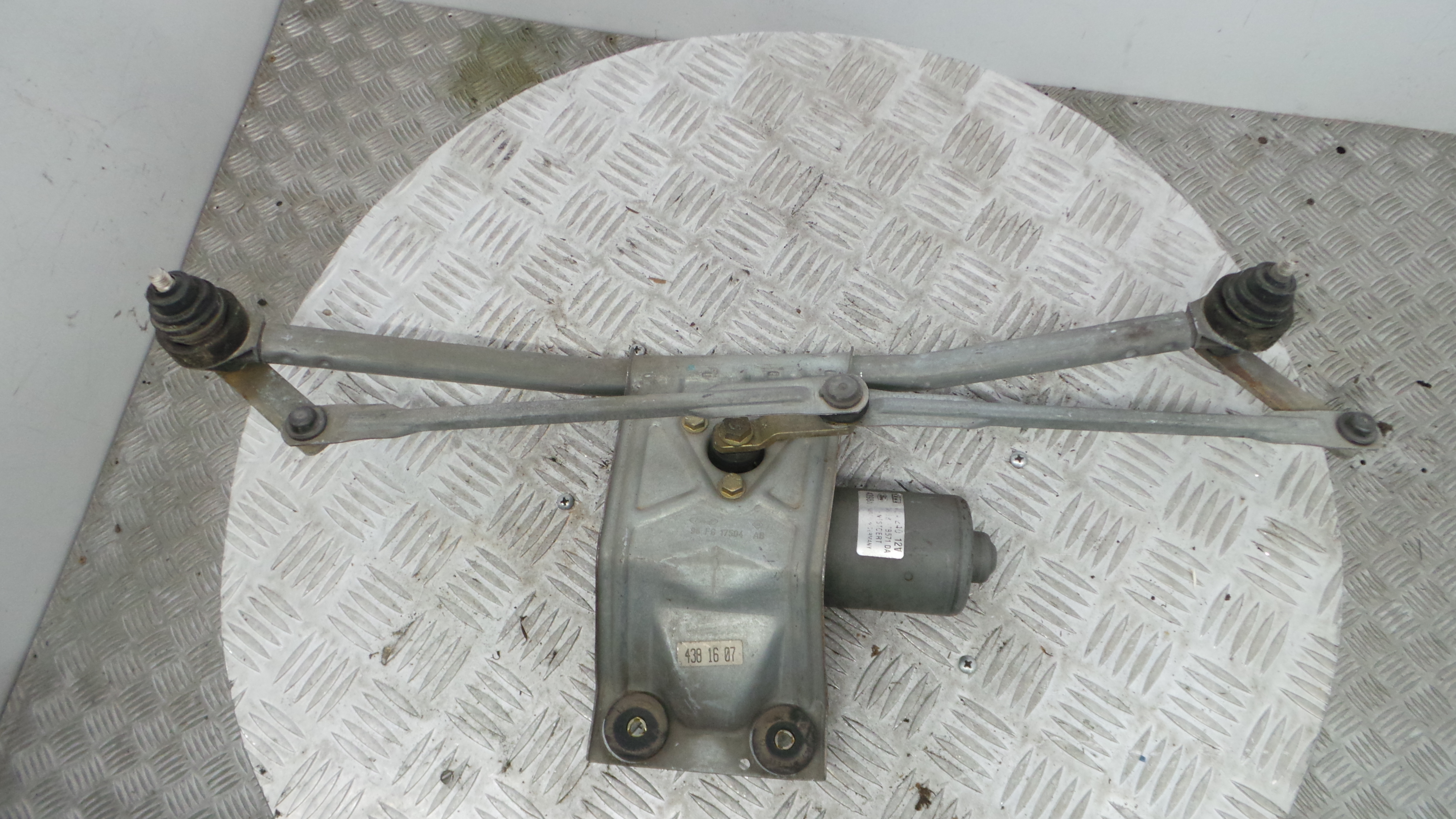 Motor Limpa Vidros Frente 96FG-17504-AB - FORD FIESTA IV (JA_, JB_), FIESTA Mk IV (JA_, JB_)-33643624 Motor Limpa Vidros Frente 96FG-17504-AB - FORD FIESTA IV (JA_, JB_), FIESTA Mk IV (JA_, JB_)-33643624