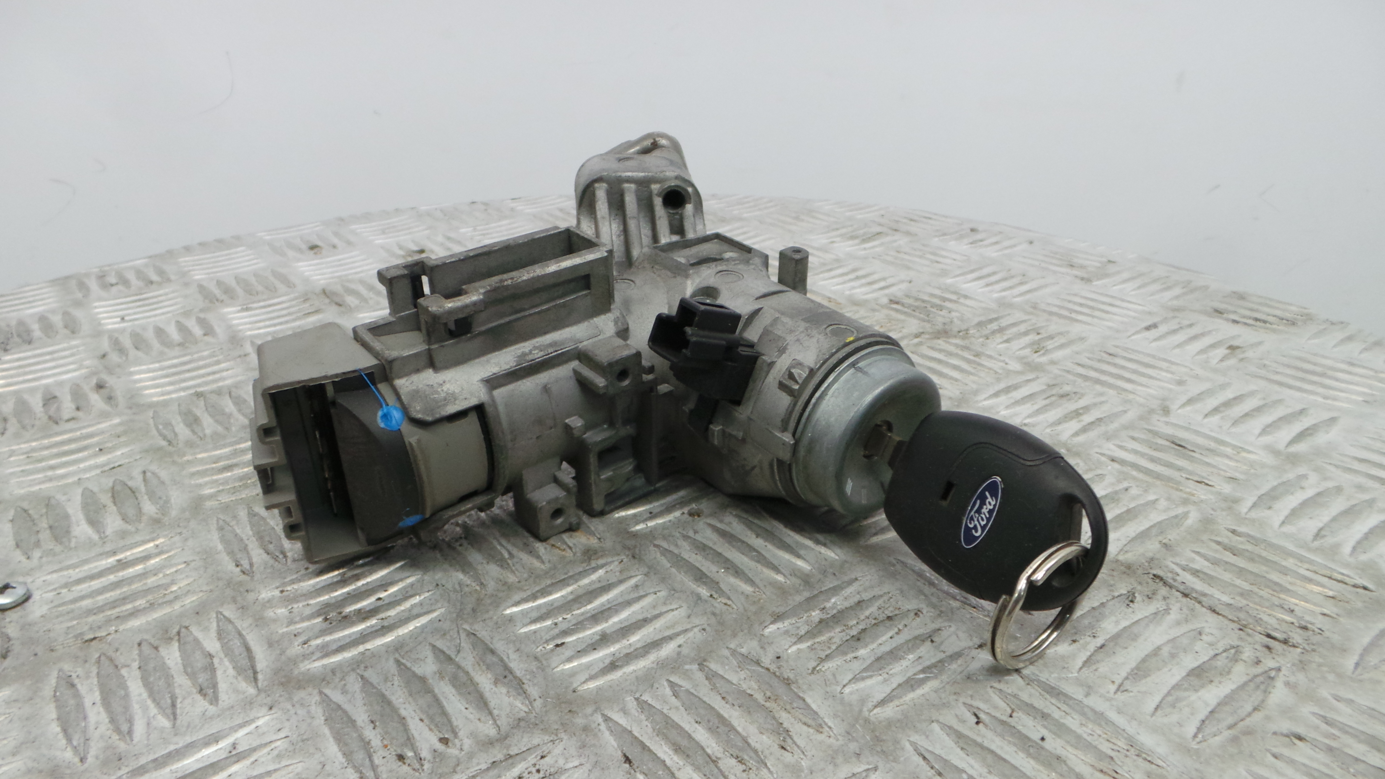 Canhão de ignição 8V51-3F880-DA - FORD FIESTA VI (CB1, CCN)-33644029