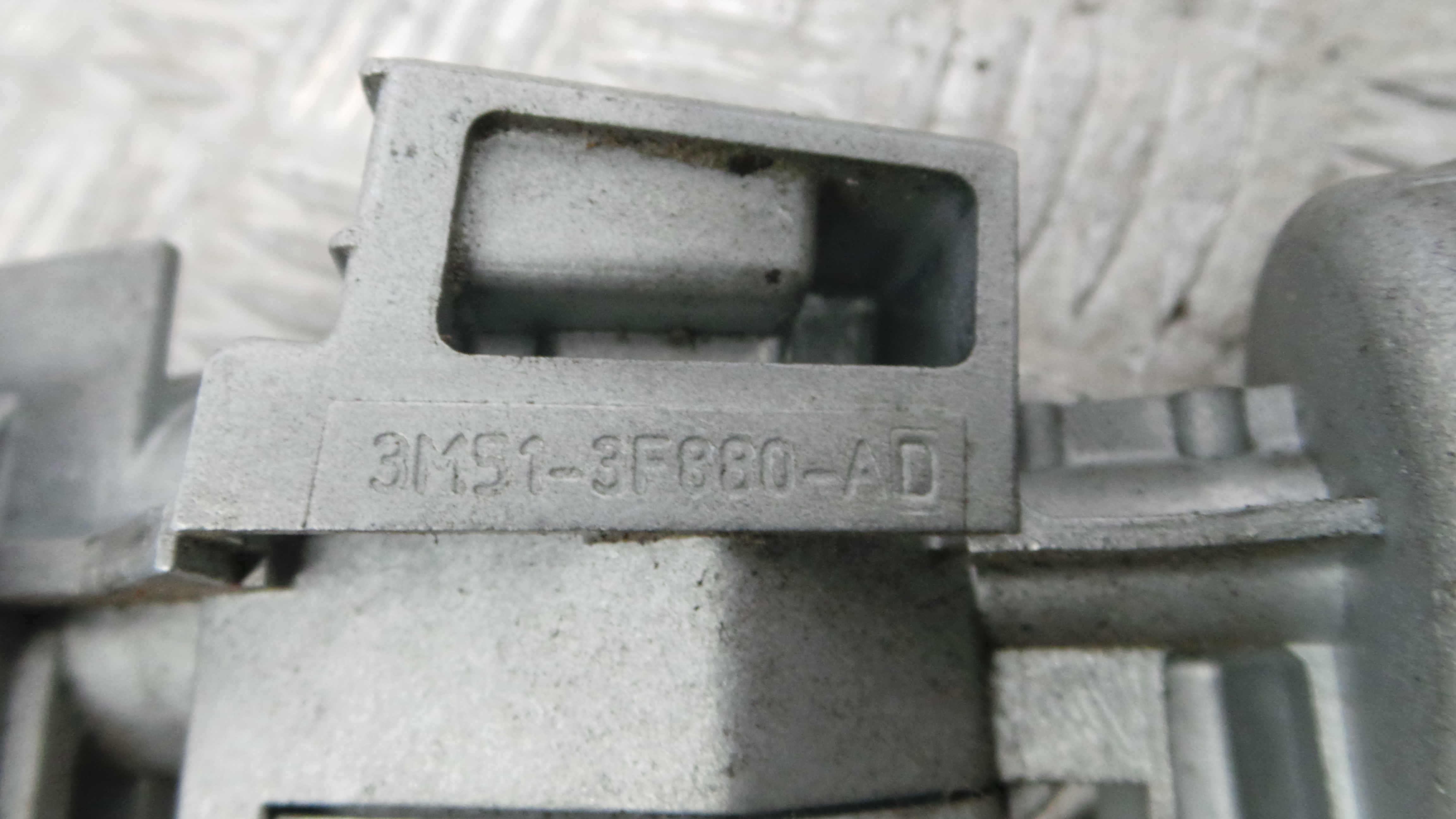 Canhão de ignição 3M51-3F880-AD - FORD FOCUS II (DA_, HCP, DP)-33644052