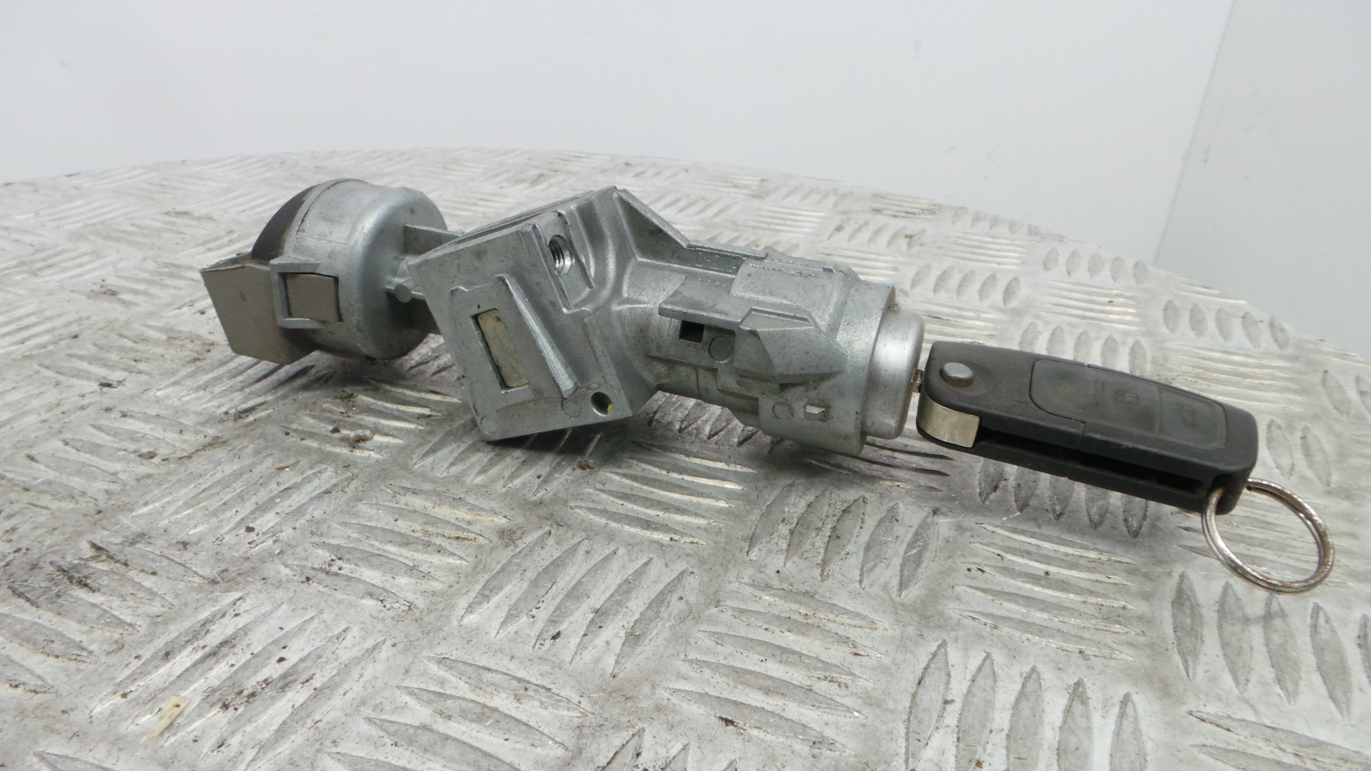 Canhão de ignição 3M51-3F880-AC - FORD FOCUS II (DA_, HCP, DP)-33644069 Canhão de ignição 3M51-3F880-AC - FORD FOCUS II (DA_, HCP, DP)-33644069