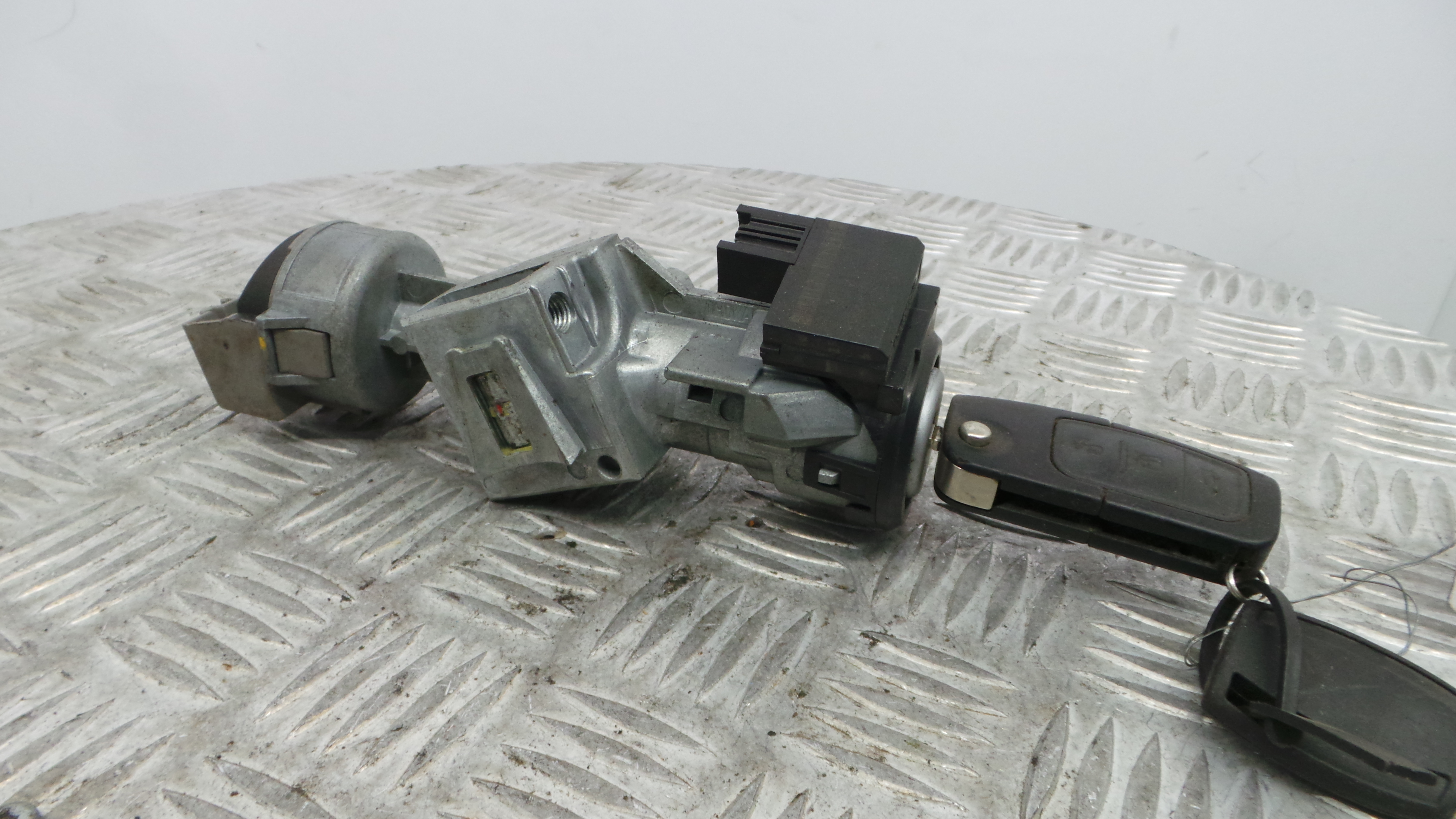 Canhão de ignição 3M51-3F880-AE - FORD FOCUS III-33644072 Canhão de ignição 3M51-3F880-AE - FORD FOCUS III-33644072