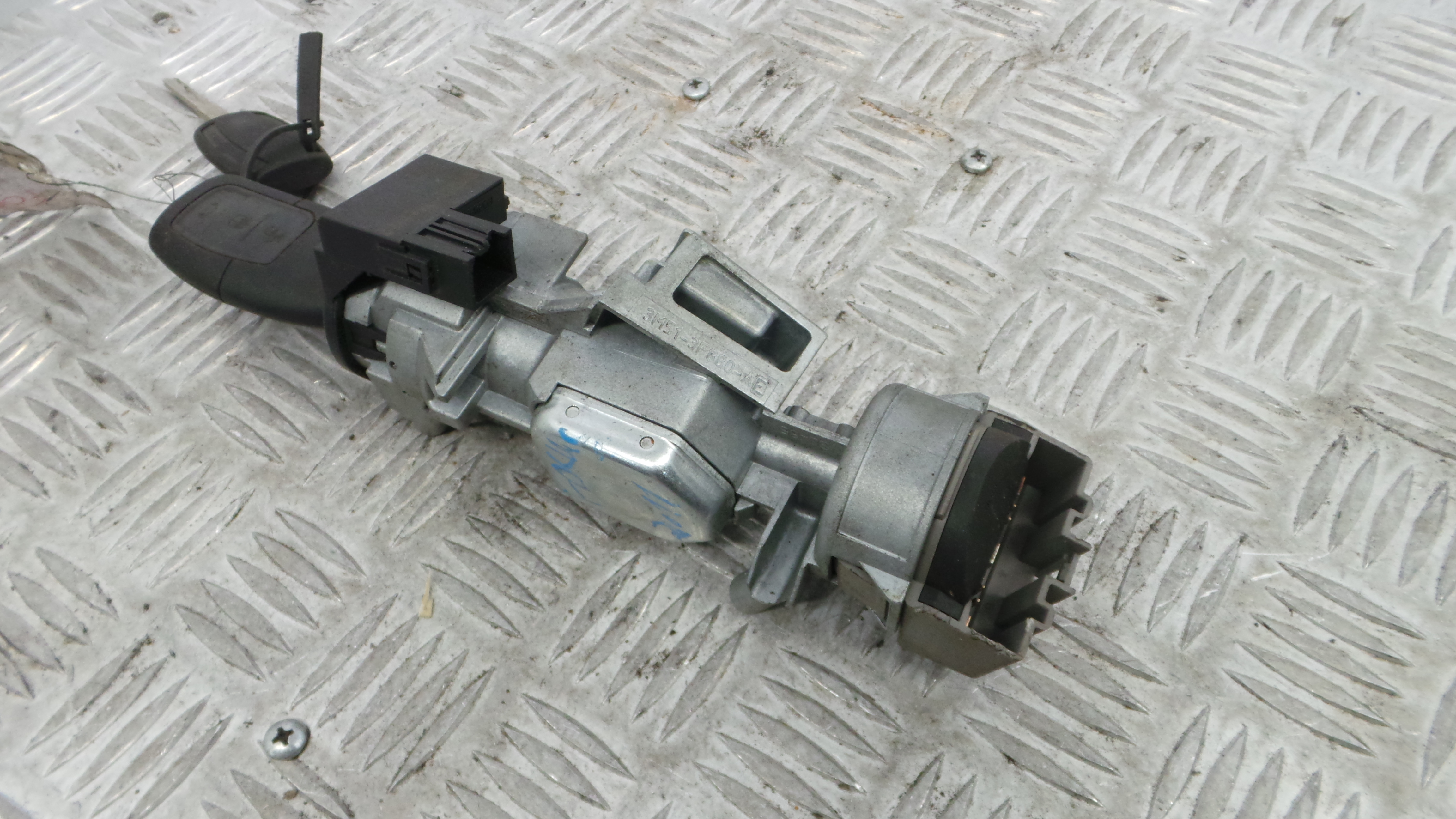 Canhão de ignição 3M51-3F880-AE - FORD FOCUS III-33644072