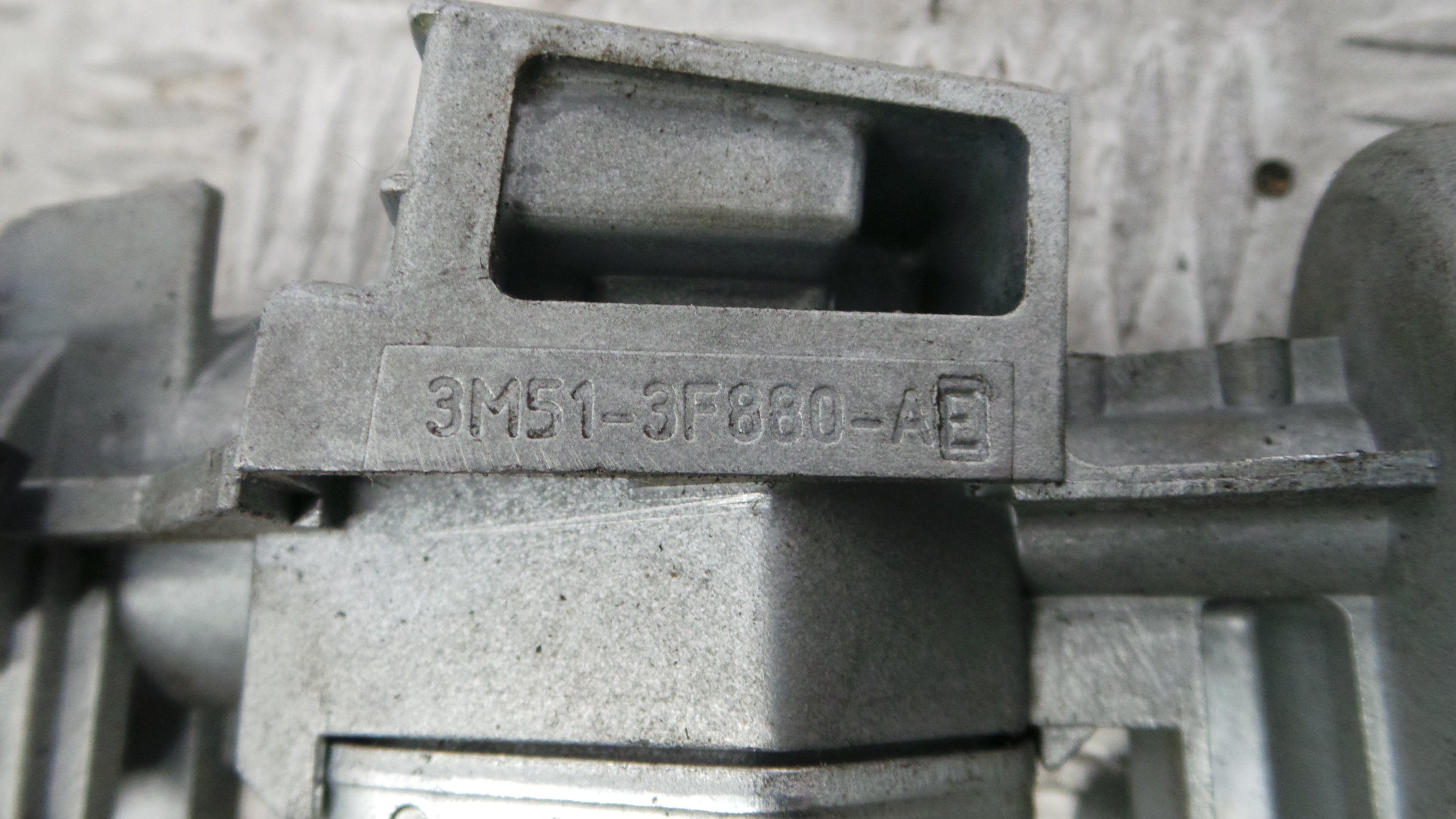 Canhão de ignição 3M51-3F880-AE - FORD FOCUS III-33644072