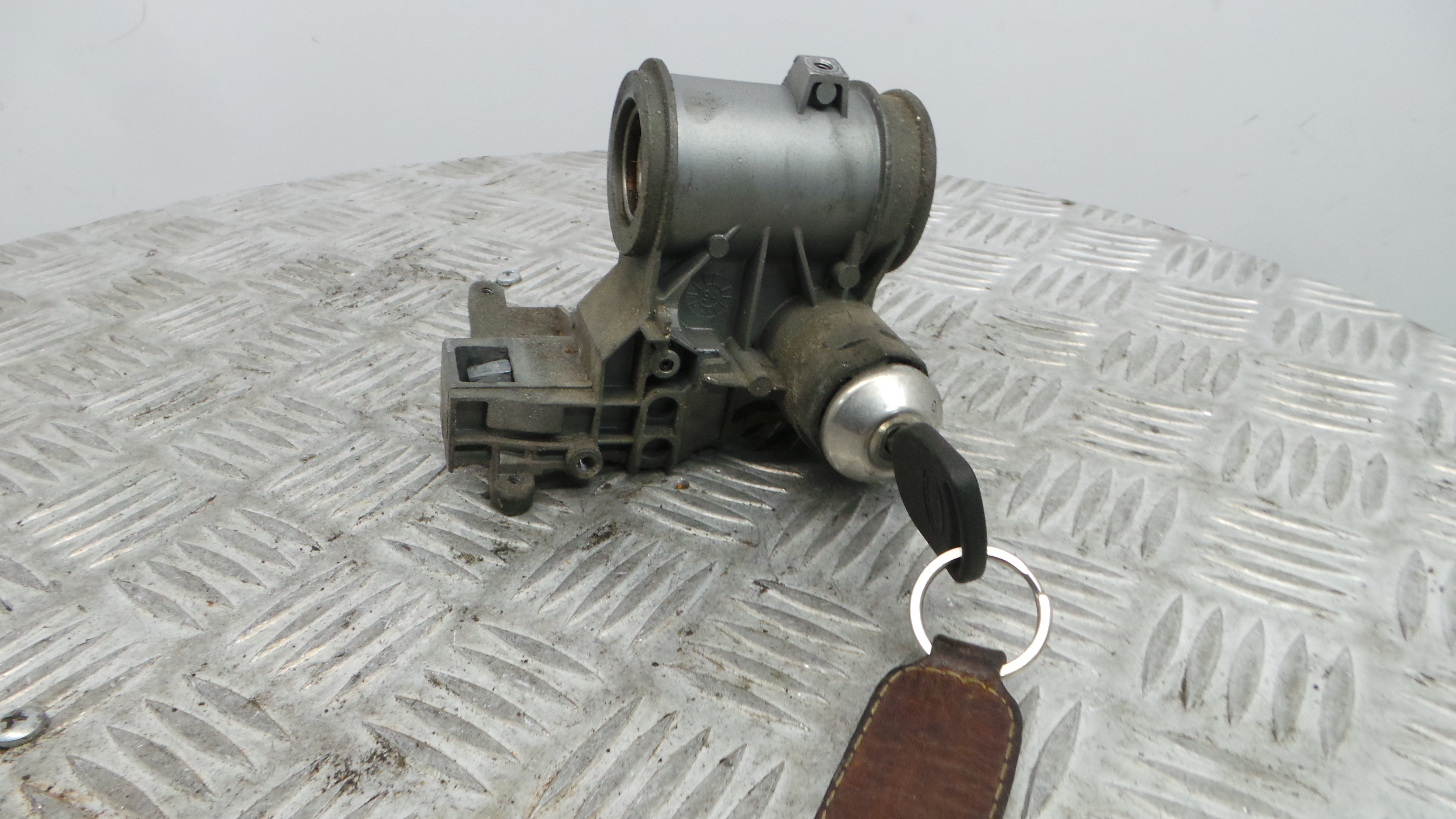 Canhão de ignição 93FB-3675-AB - FORD FIESTA III (GFJ), FIESTA Mk III (GFJ)-33644088 Canhão de ignição 93FB-3675-AB - FORD FIESTA III (GFJ), FIESTA Mk III (GFJ)-33644088